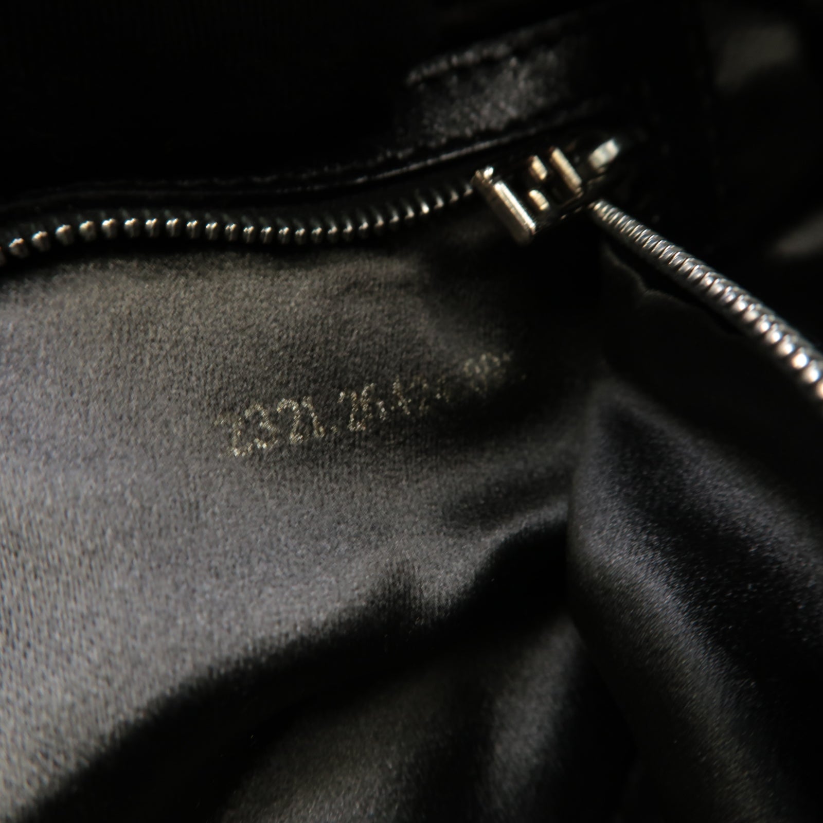 FENDI 尼龍Shoulder Bag銀扣肩背袋黒色