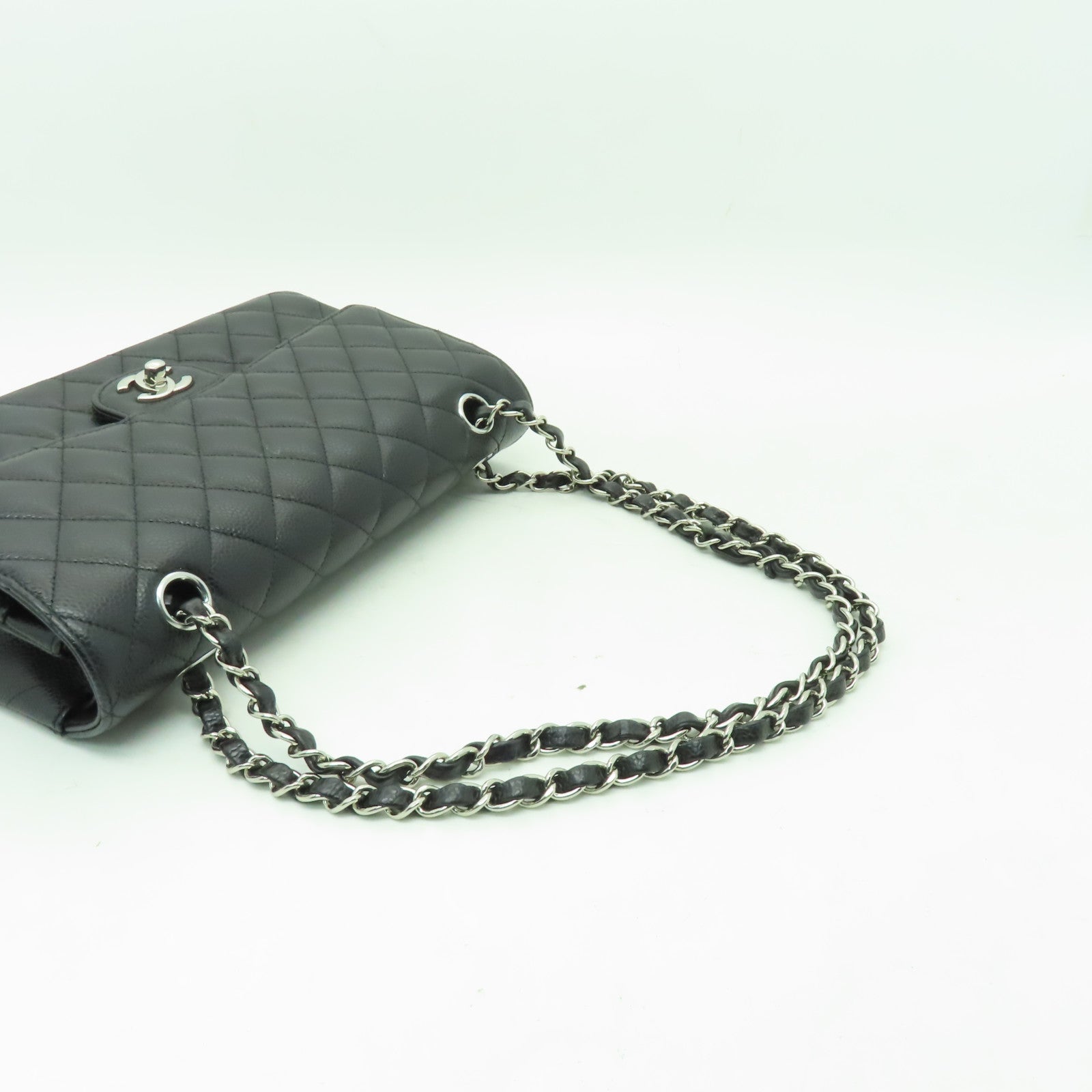 CHANEL 【激減優惠】菱格Caviar皮革Classic Flap 25銀扣鏈帶肩背袋黒色
