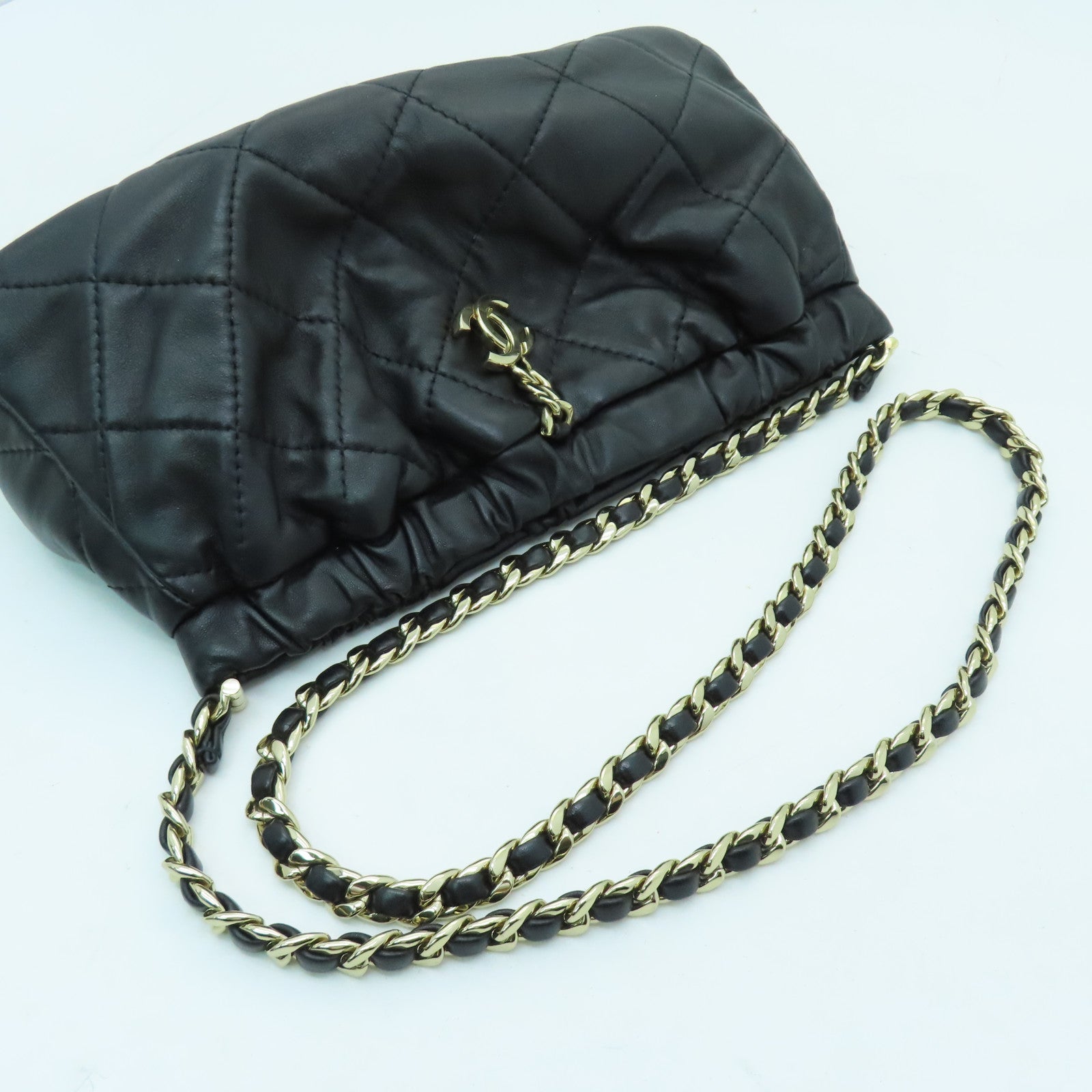 CHANEL 羊皮皮革Chain Shoulder金扣鏈帶肩背袋黑色