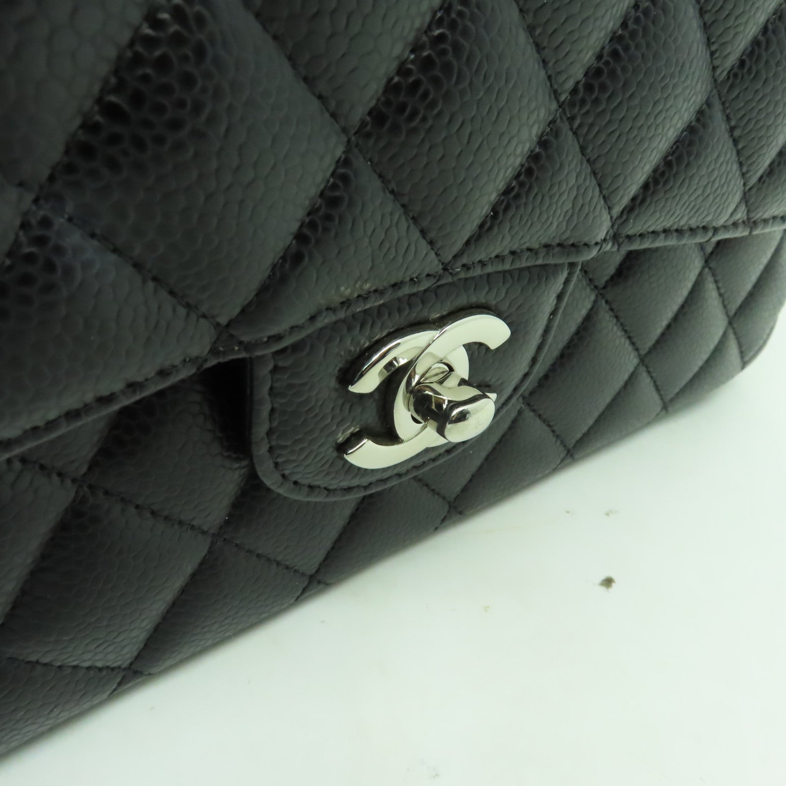 CHANEL 【激減優惠】菱格Caviar皮革Classic Flap 25銀扣鏈帶肩背袋黒色