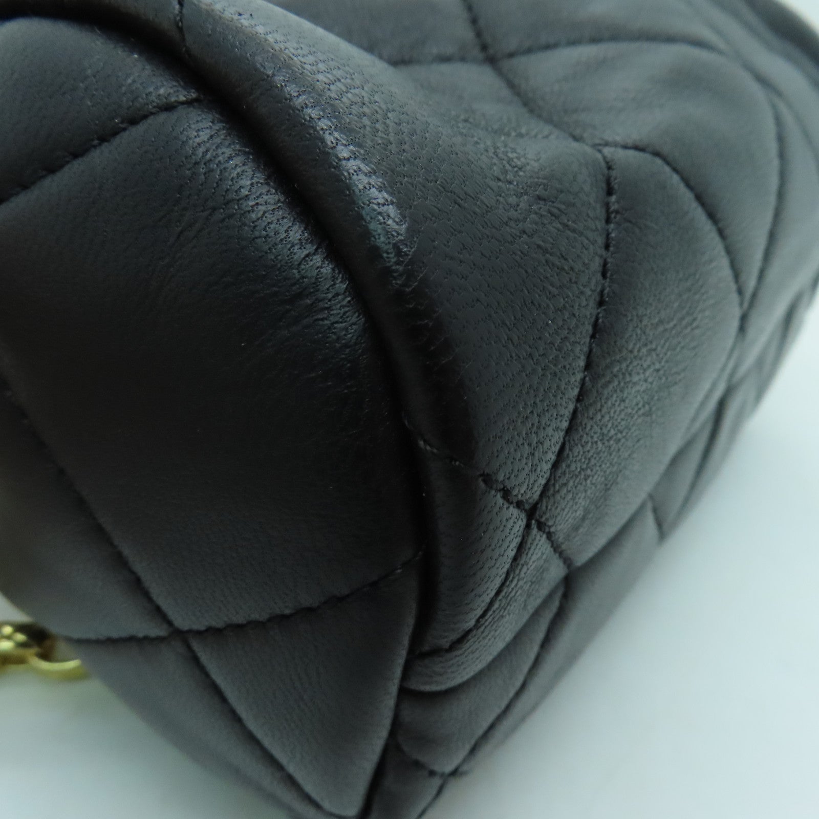 CHANEL 菱格牛皮皮革Chain Shoulder金扣鏈帶肩背袋黑色