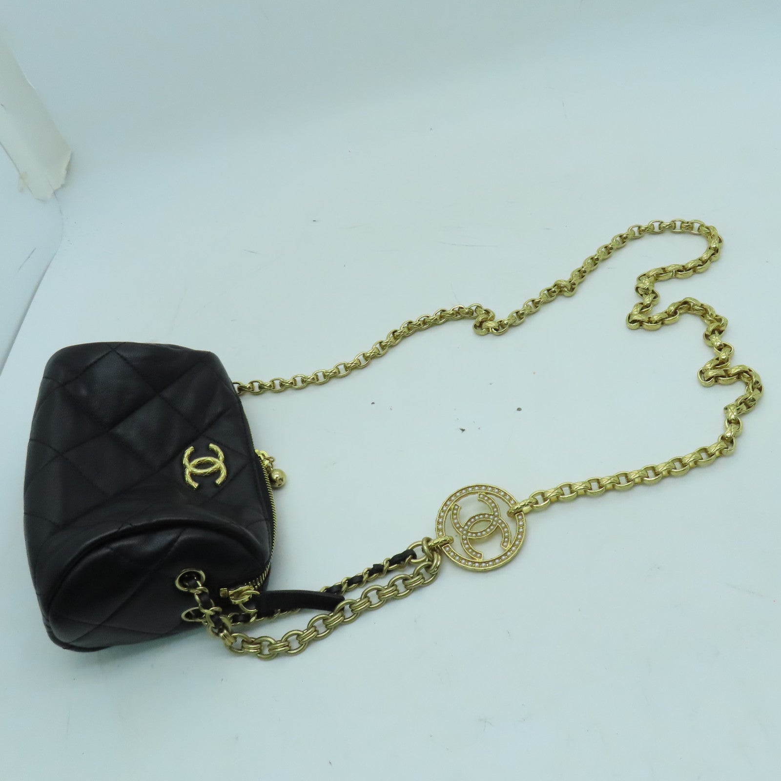CHANEL 菱格牛皮皮革Chain Shoulder金扣鏈帶肩背袋黑色