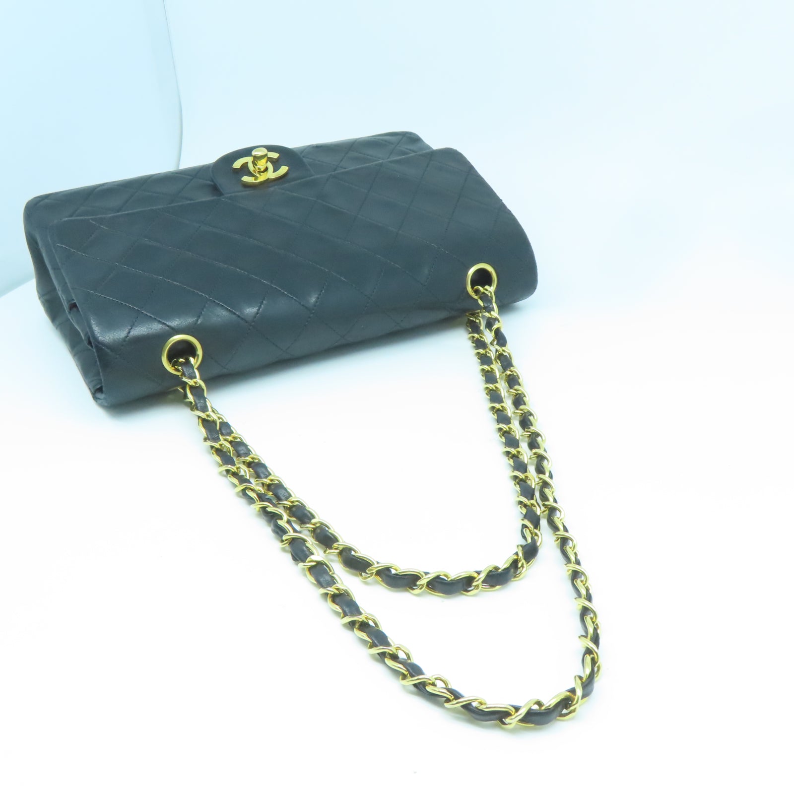 CHANEL 菱格羊皮皮革Classic 25cm金扣鏈帶肩背袋黑色