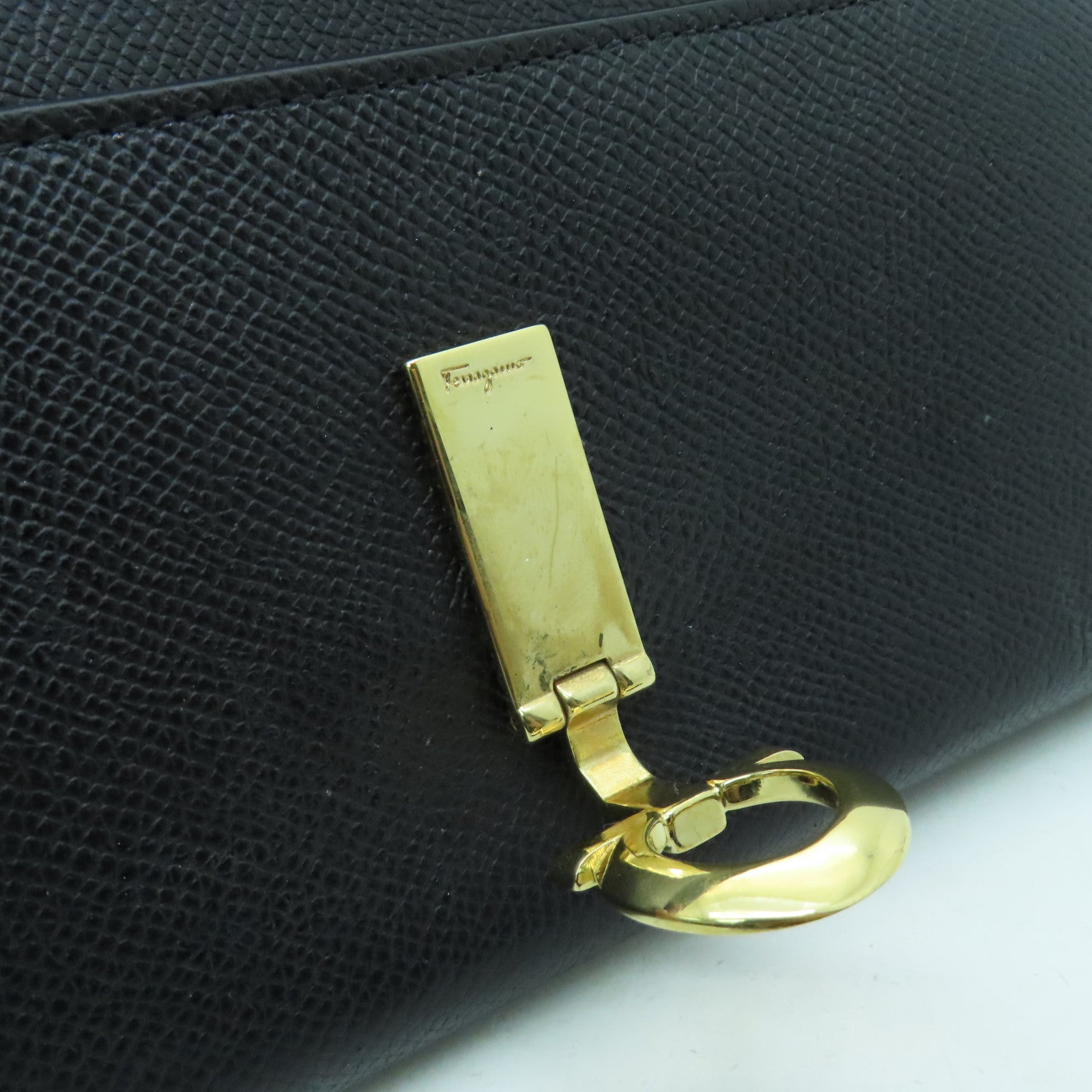 Salvatore Ferragamo 牛皮皮革Wallet金扣長錢包黑色