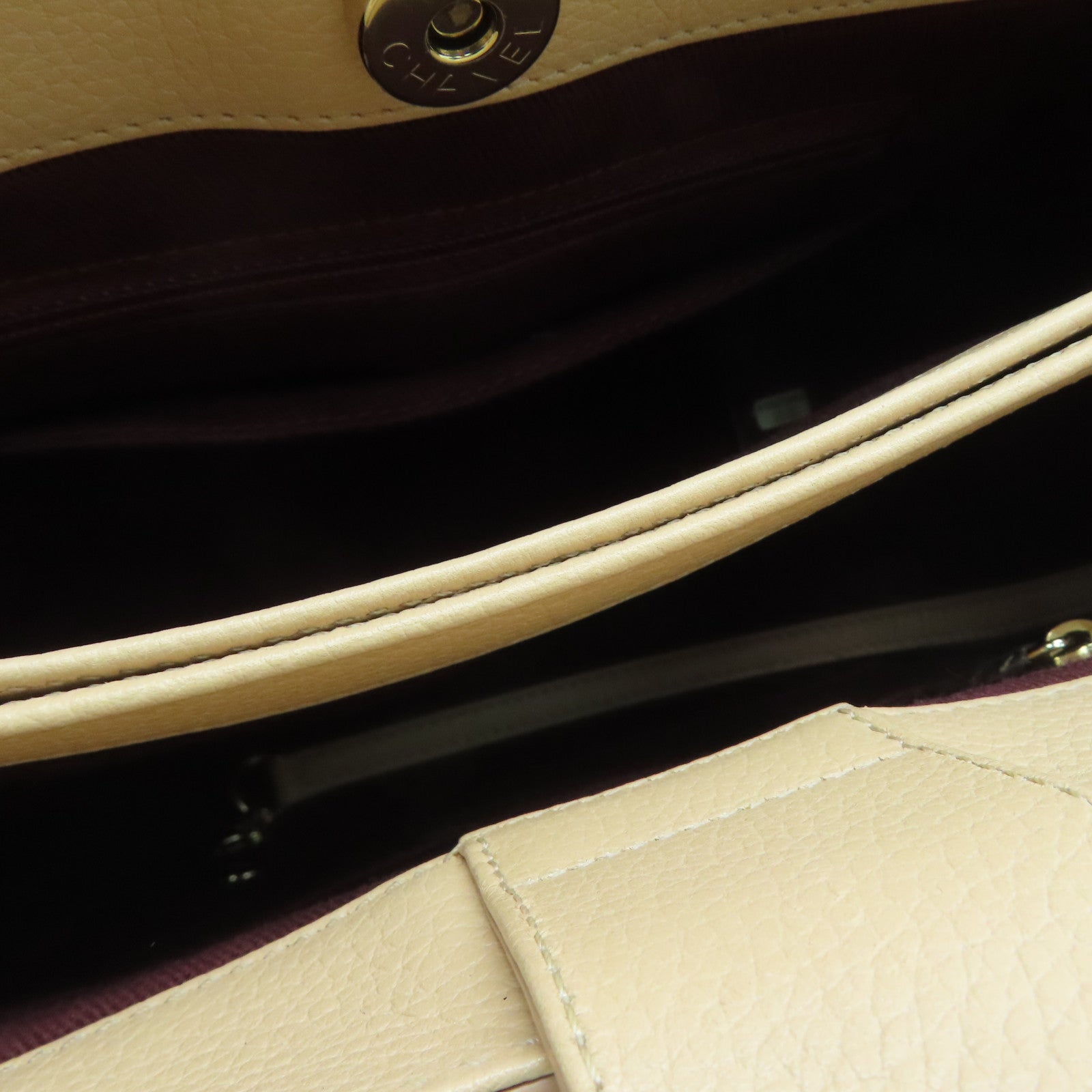 CHANEL Caviar皮革2Way Shoulder金扣手挽肩背两用袋米色い