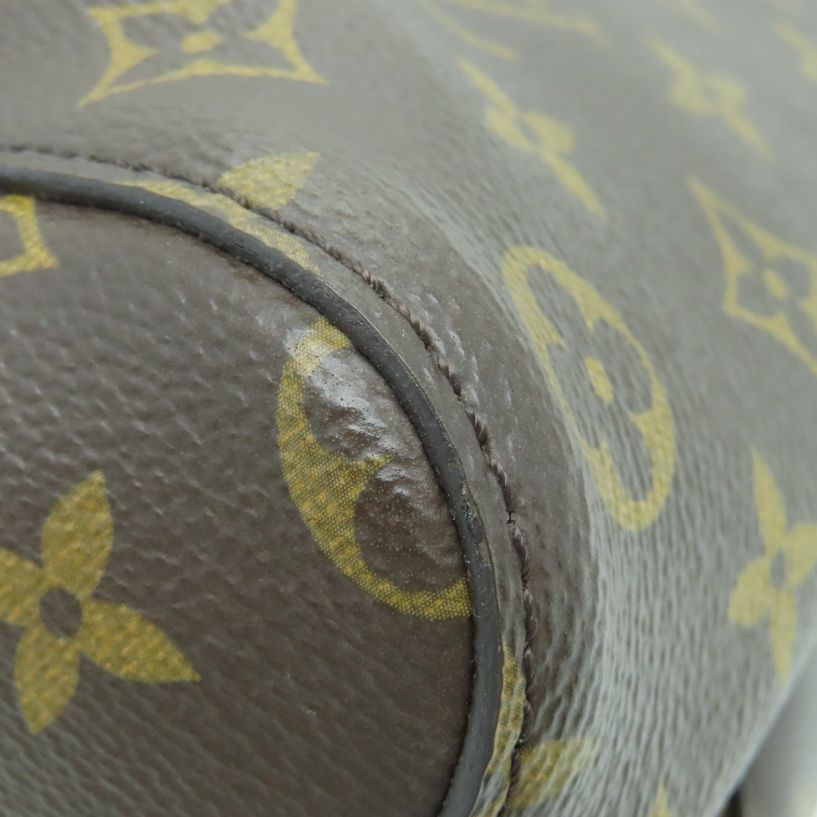 LOUIS VUITTON Monogram Neo Noe MM Gold Buckle Shoulder Bag Brown
