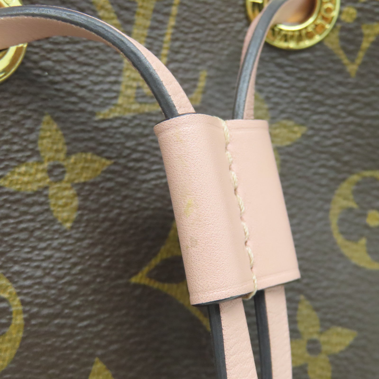 LOUIS VUITTON Monogram Neo Noe MM Gold Buckle Shoulder Bag Brown
