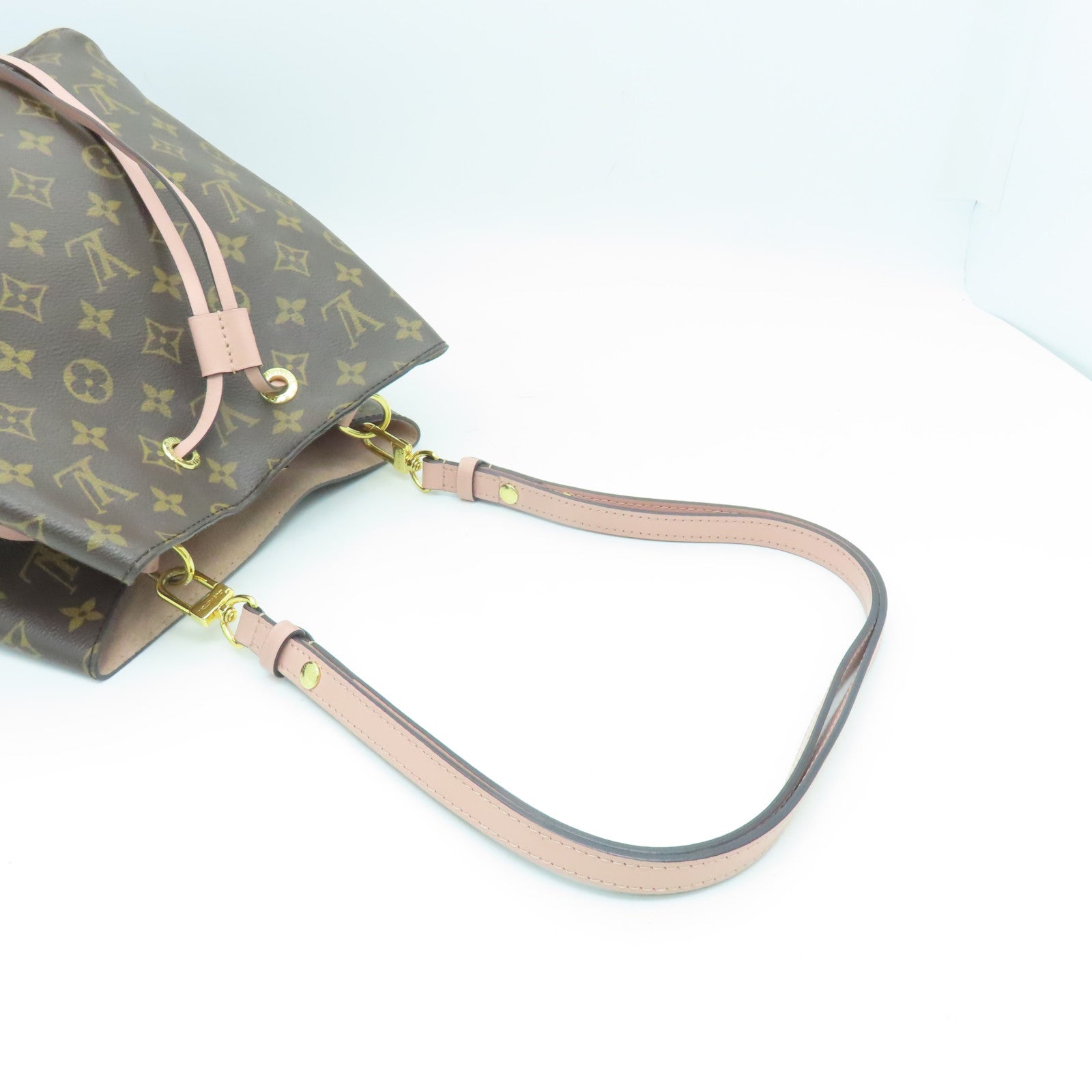 LOUIS VUITTON Monogram Neo Noe MM Gold Buckle Shoulder Bag Brown