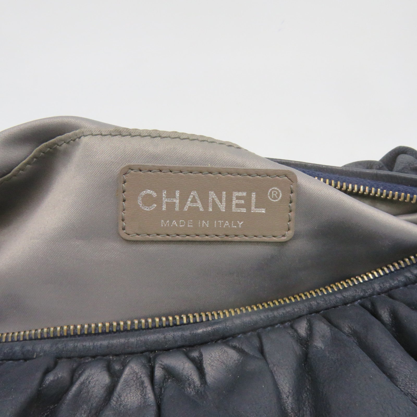 CHANEL [Sharp Reduction Offer] Cowhide Leather Hand Bag Silver Buckle Hand Bag Black