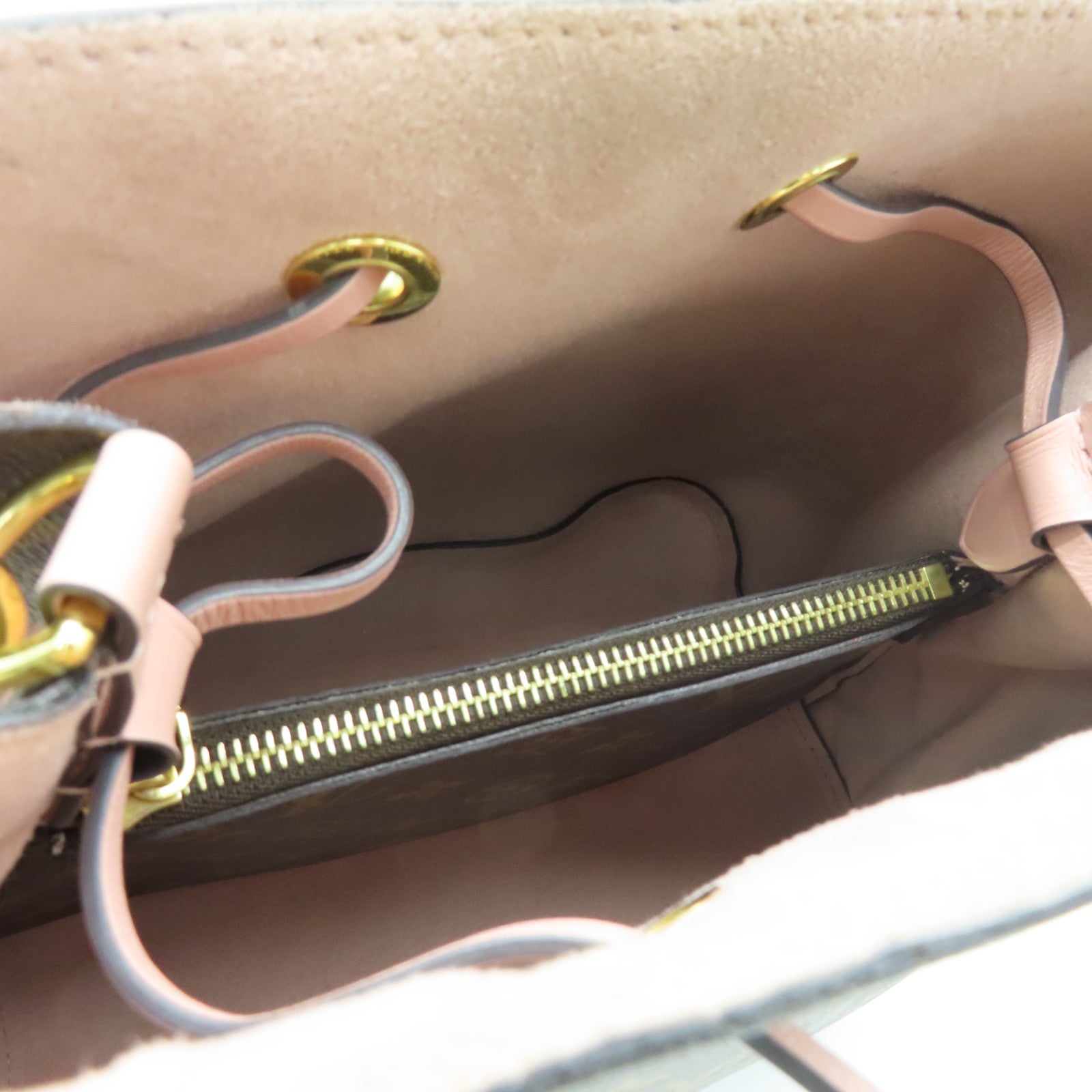 LOUIS VUITTON Monogram Neo Noe MM Gold Buckle Shoulder Bag Brown