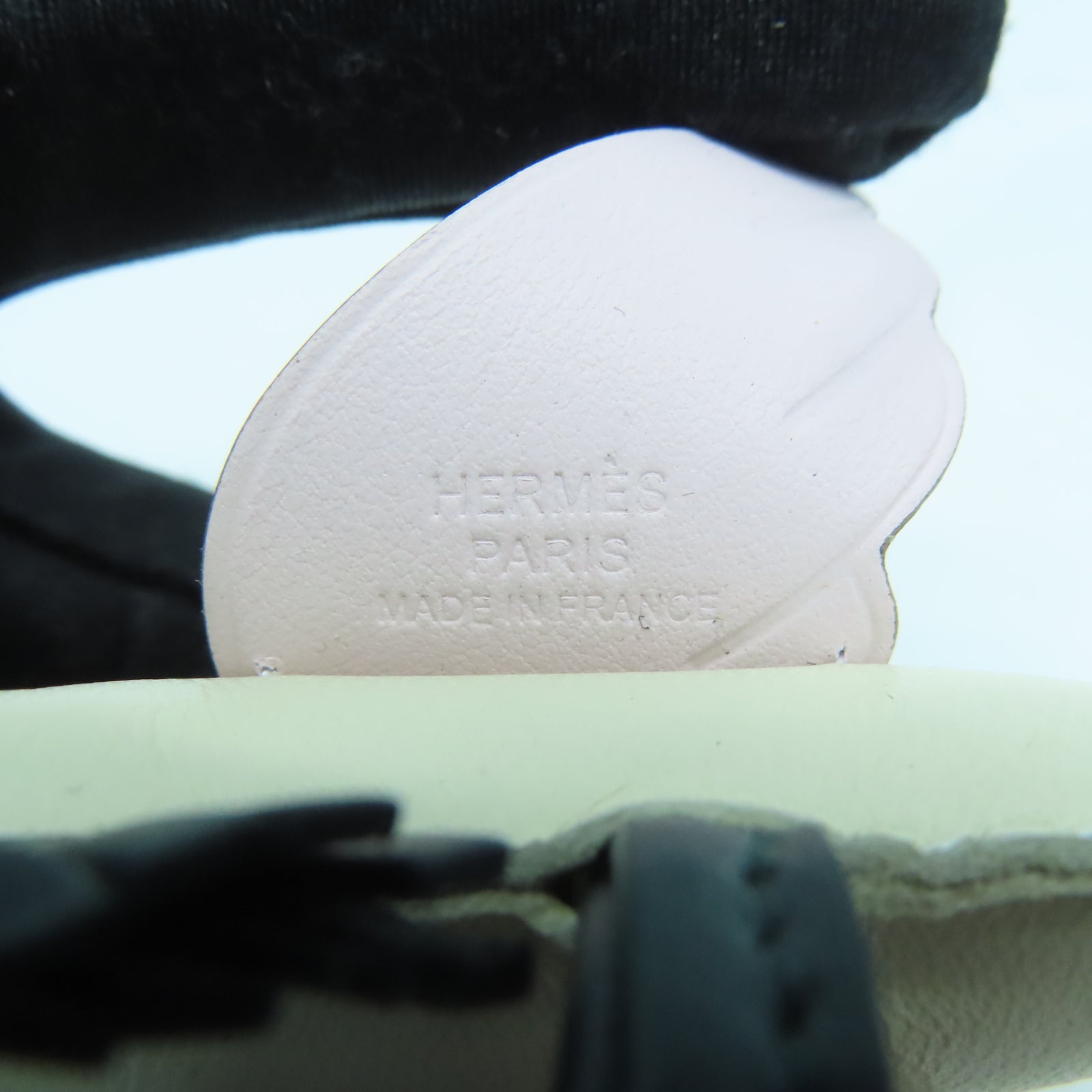 HERMES Swift皮革Rodeo Pegase MM掛飾Craie奶昔白/Vert Cypres松柏綠/Mauve Pale夢幻紫