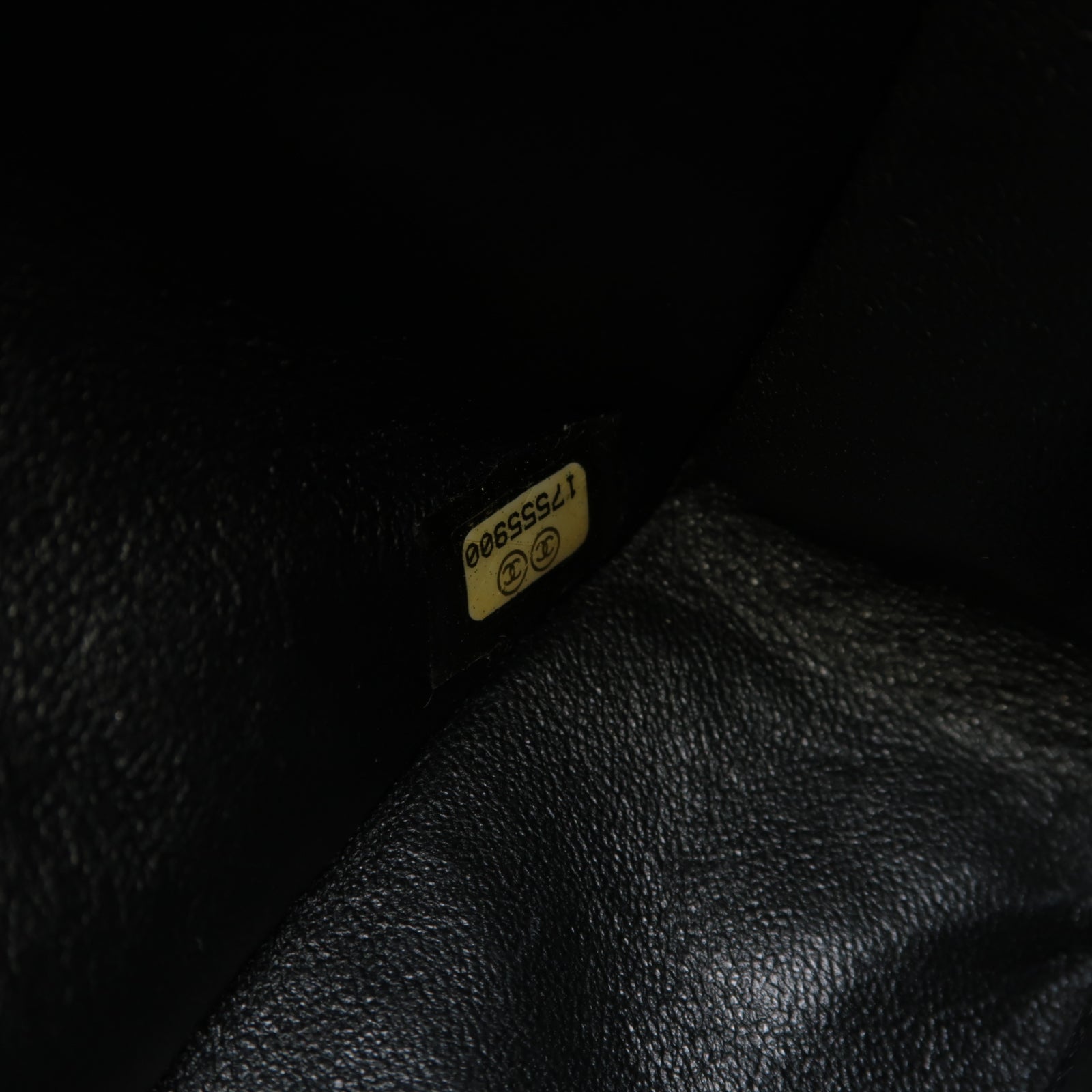 CHANEL 菱格漆皮皮革Classic 25銀扣黒色