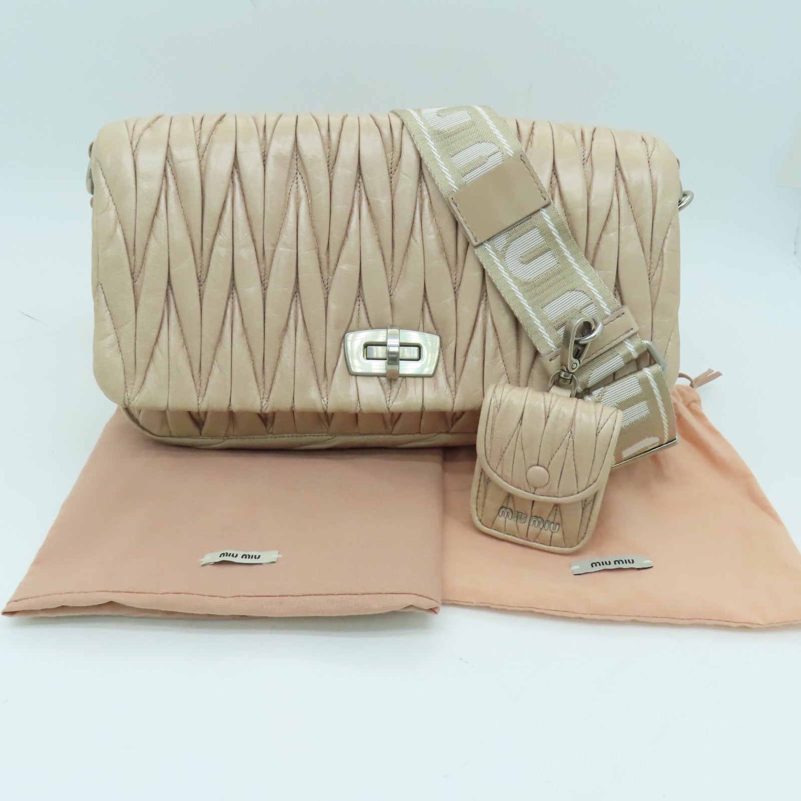 Miu Miu 牛皮皮革Shoulder Bag银扣肩背袋粉红色
