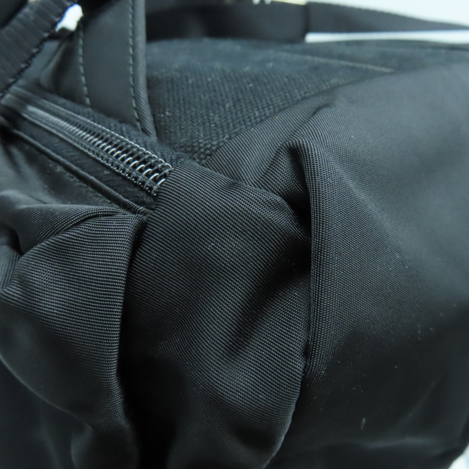 PRADA 尼龙Backpack银扣背包黑色