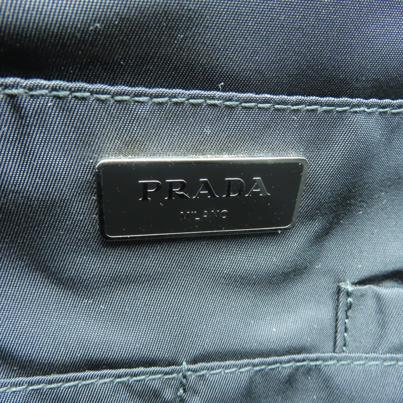 PRADA 尼龙Backpack银扣背包黑色