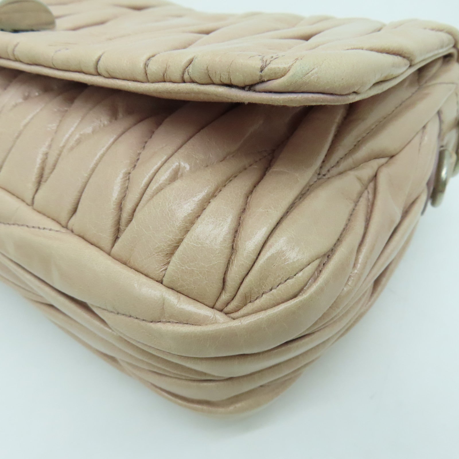 Miu Miu 牛皮皮革Shoulder Bag银扣肩背袋粉红色