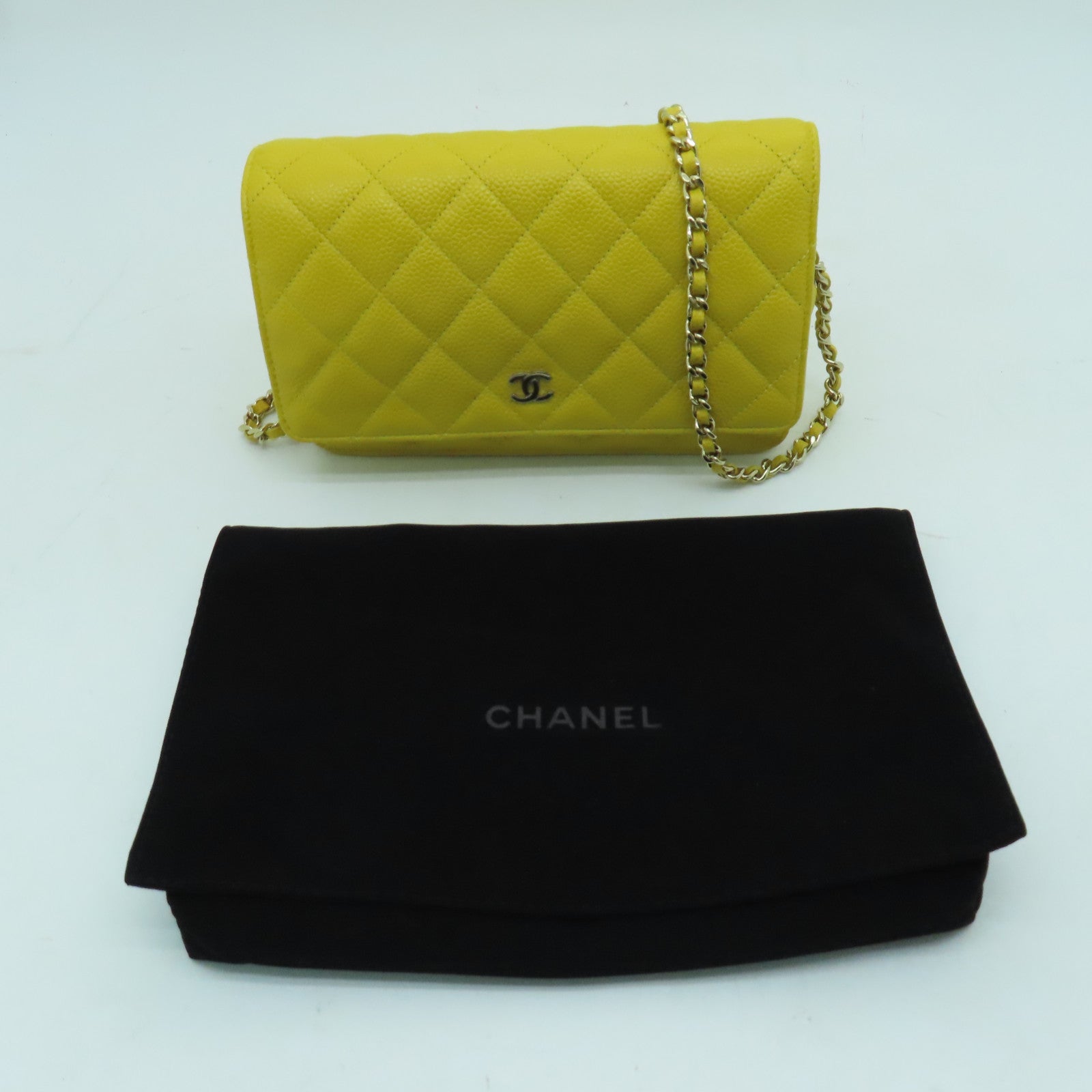 CHANEL Caviar皮革WOC Chain Shoulder金扣鏈帶肩背袋黃色