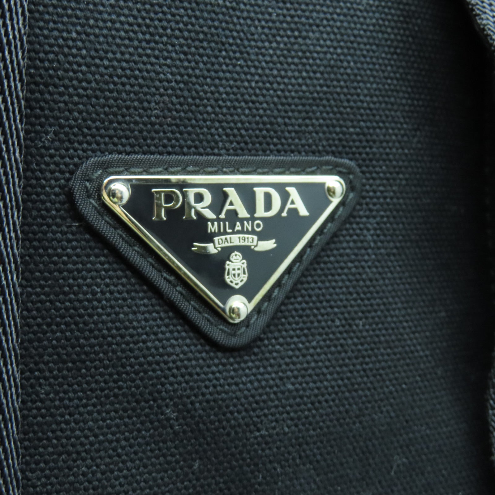 PRADA 尼龙Backpack银扣背包黑色