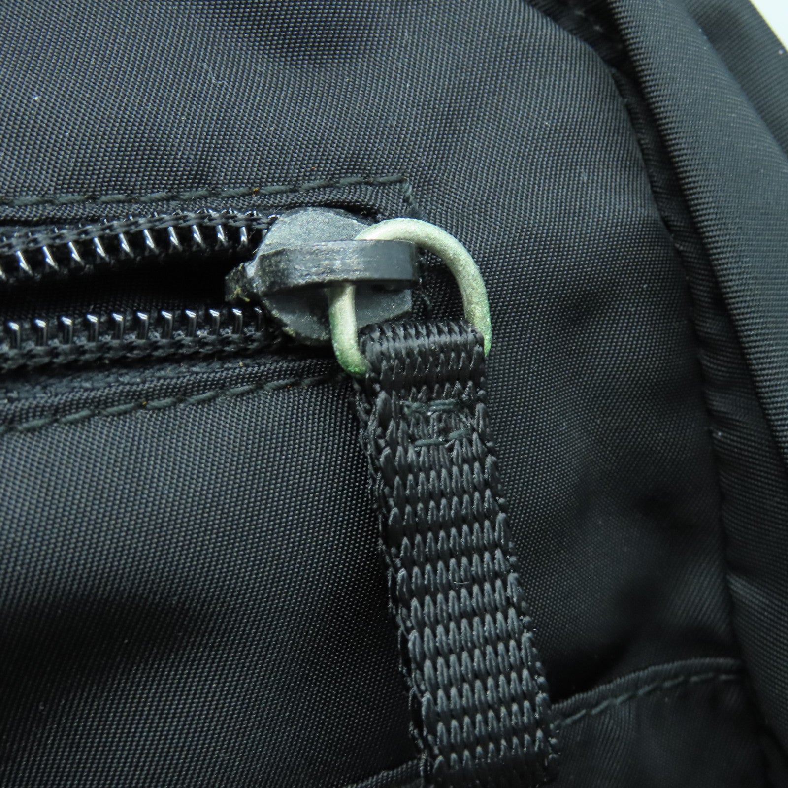PRADA 尼龙Backpack银扣背包黑色