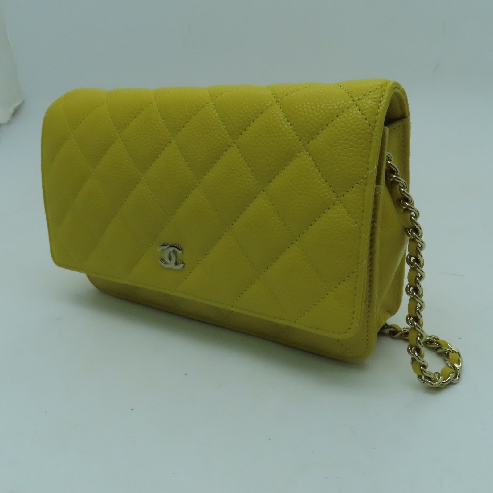 CHANEL Caviar皮革WOC Chain Shoulder金扣鏈帶肩背袋黃色