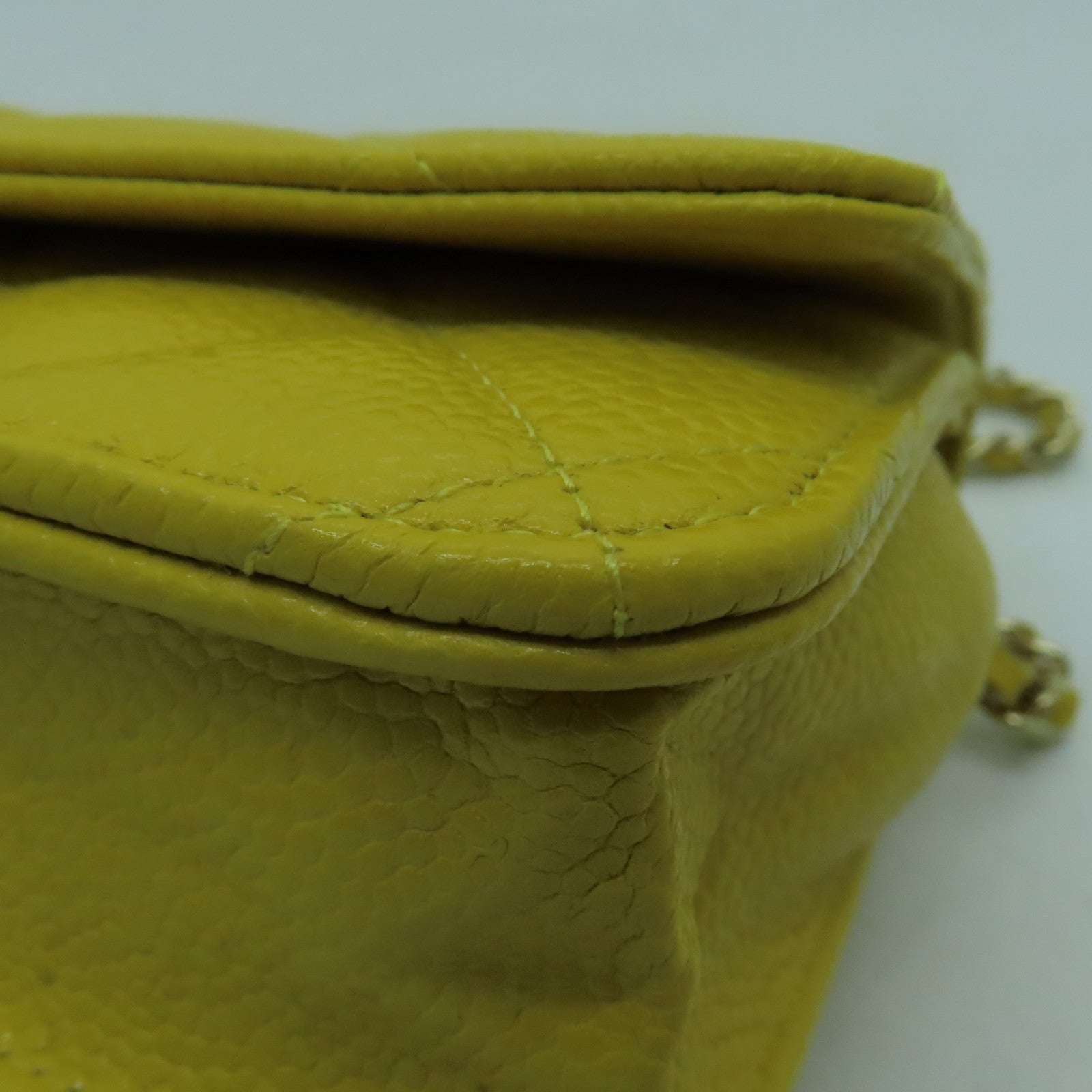 CHANEL Caviar皮革WOC Chain Shoulder金扣鏈帶肩背袋黃色