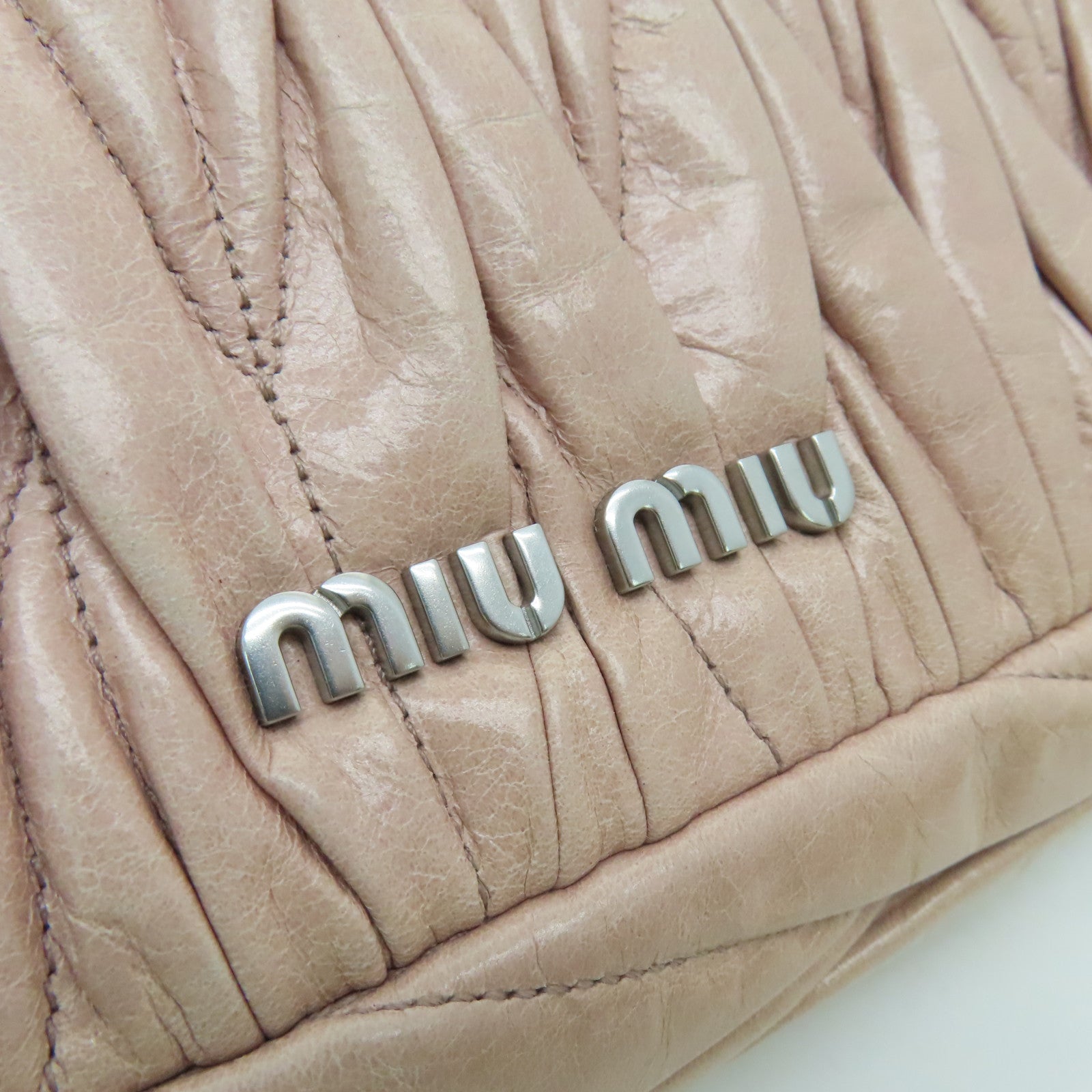 Miu Miu 牛皮皮革Shoulder Bag银扣肩背袋粉红色