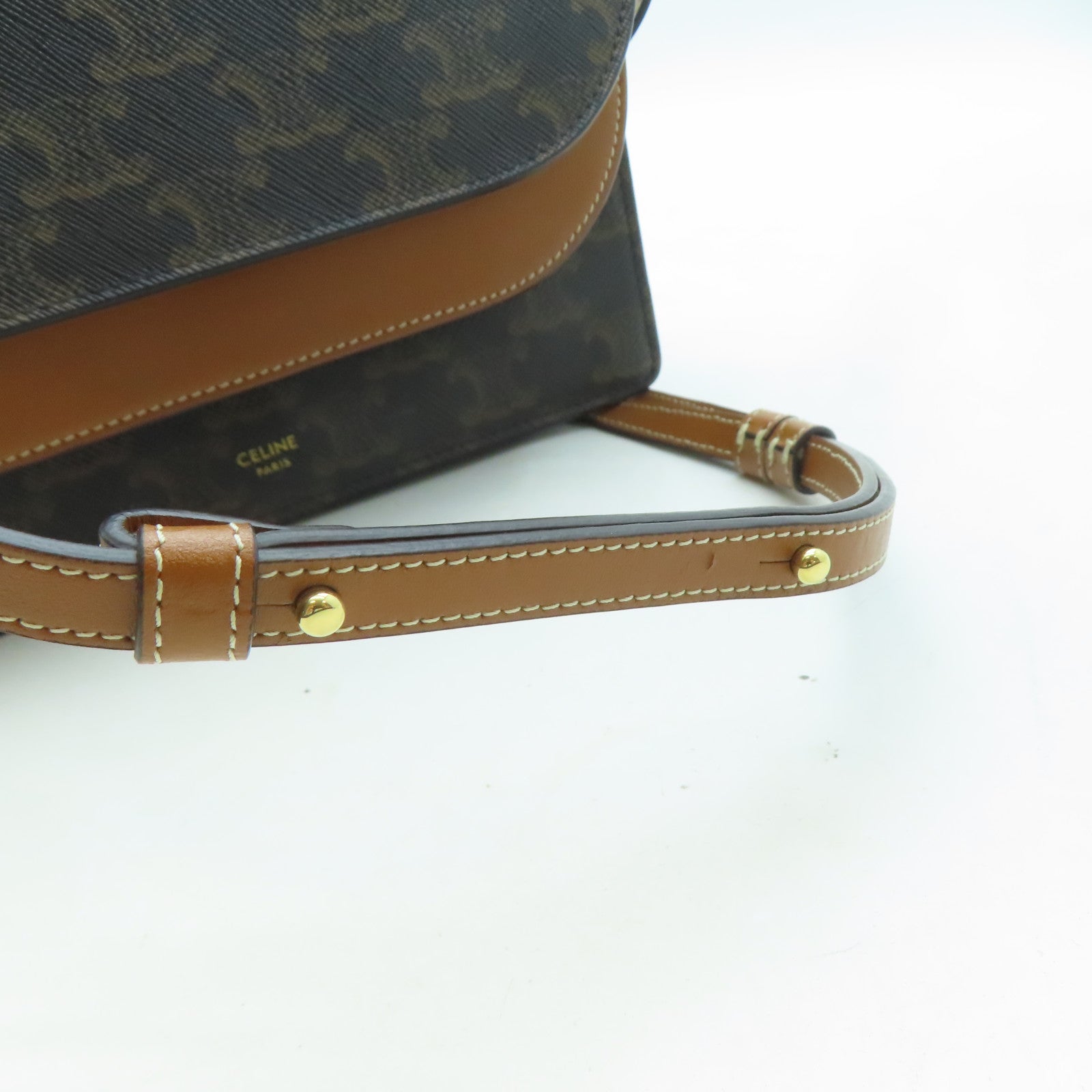 CELINE 塗層帆布Wallet On Strap金扣肩背袋啡色