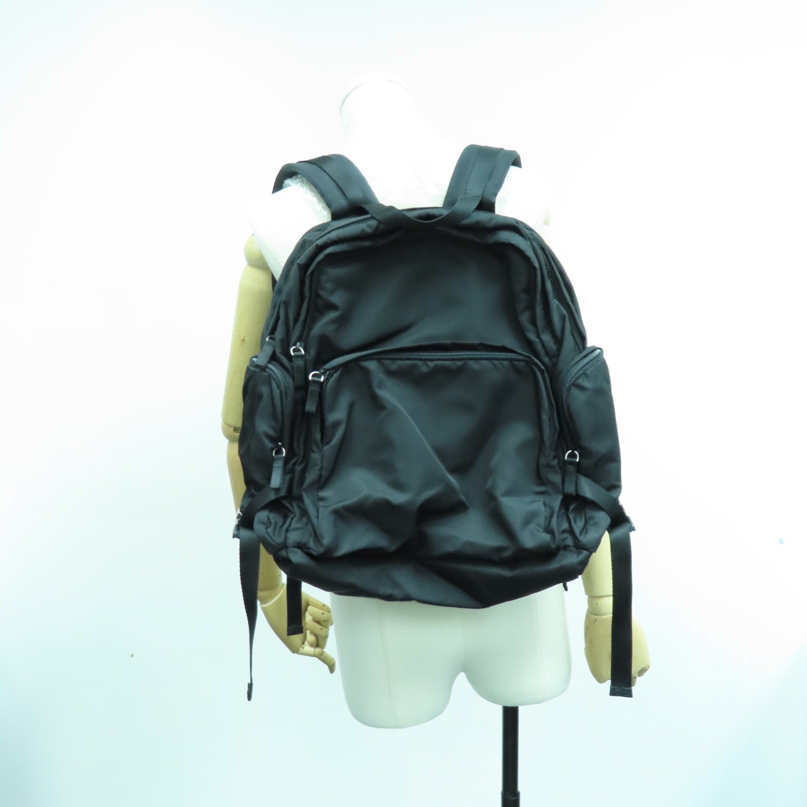 PRADA 尼龙Backpack银扣背包黑色