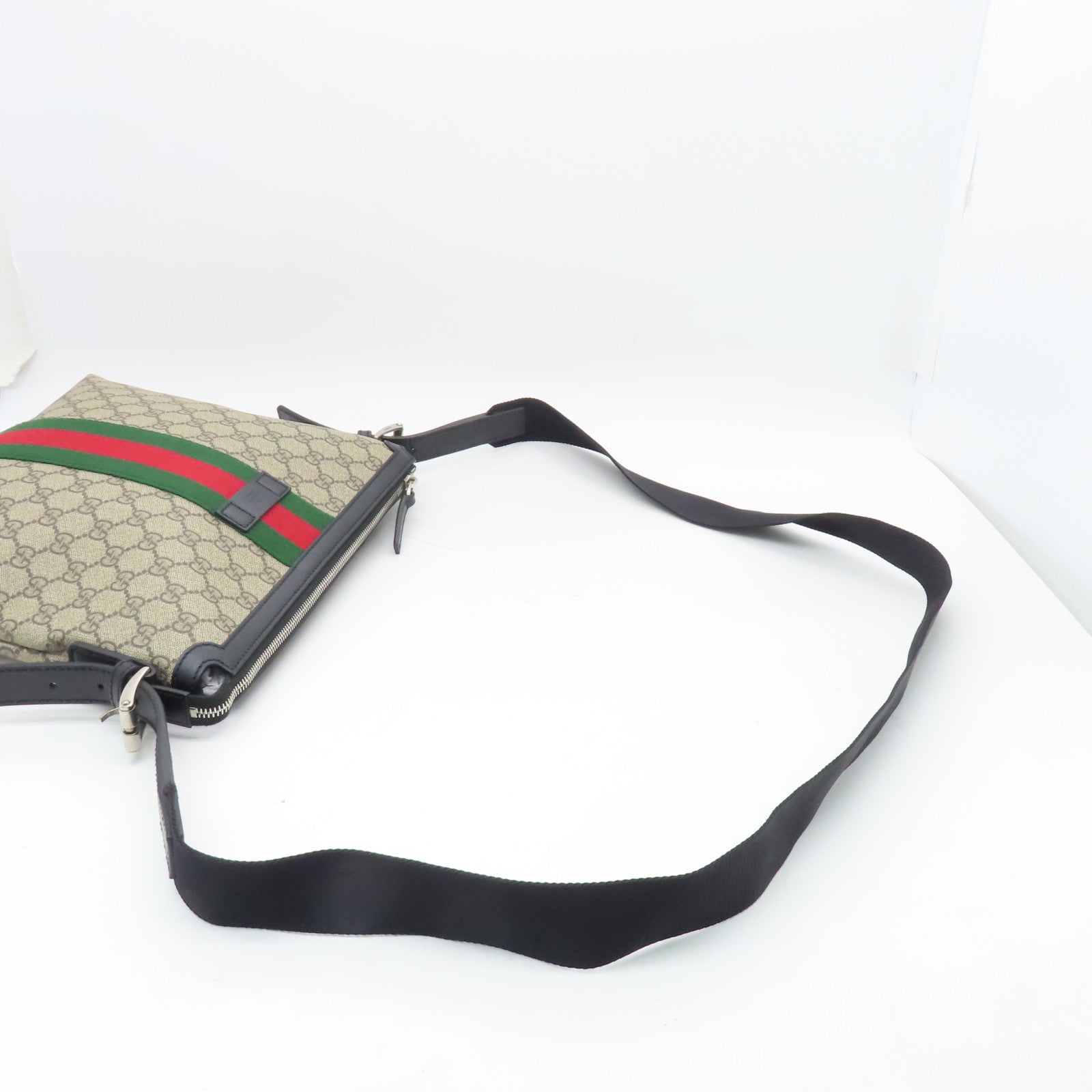 GUCCI coated canvas Shoulder Bag silver buckle shoulder bag light brown