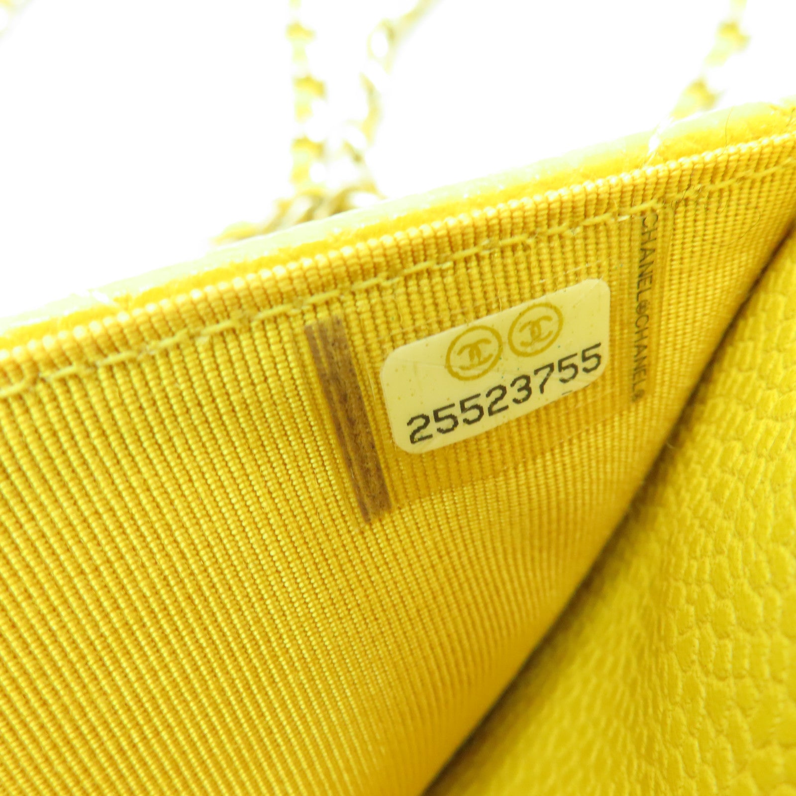 CHANEL Caviar皮革WOC Chain Shoulder金扣鏈帶肩背袋黃色