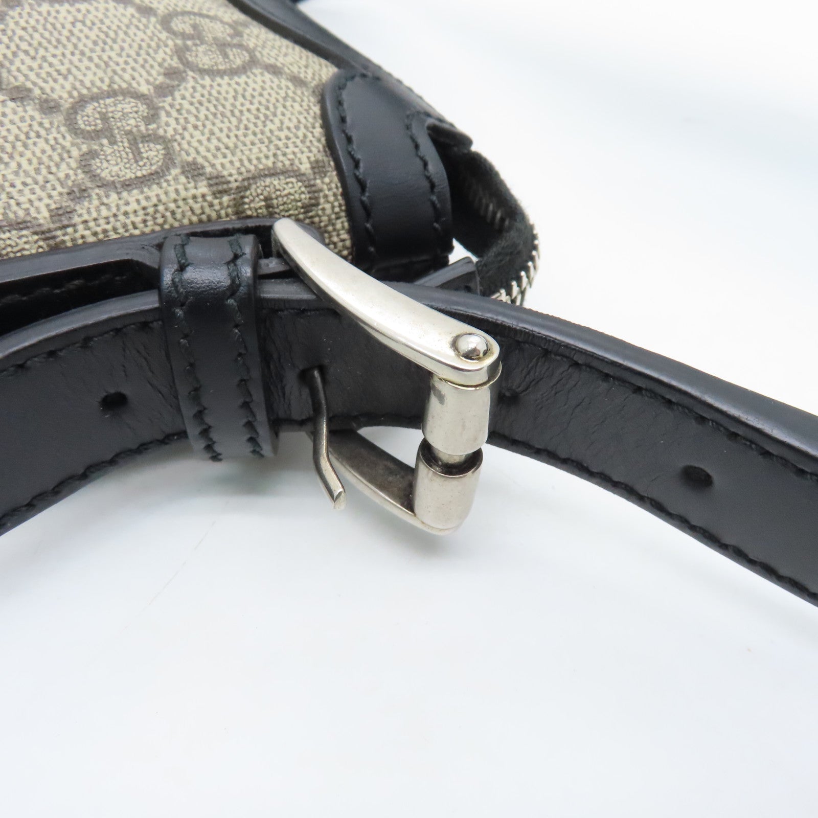 GUCCI coated canvas Shoulder Bag silver buckle shoulder bag light brown
