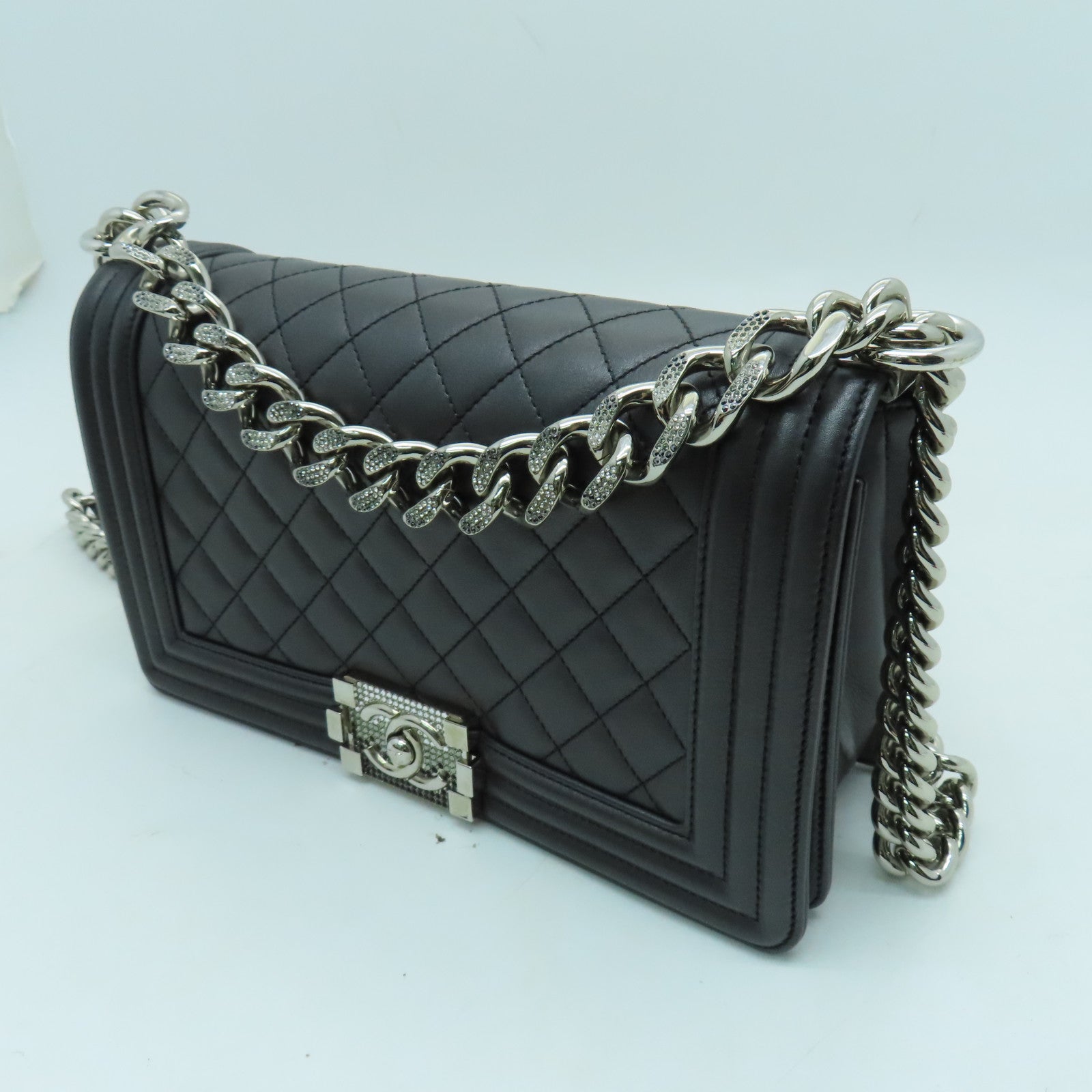 CHANEL 牛皮皮革Boy Chanel銀扣鏈帶肩背袋黑色