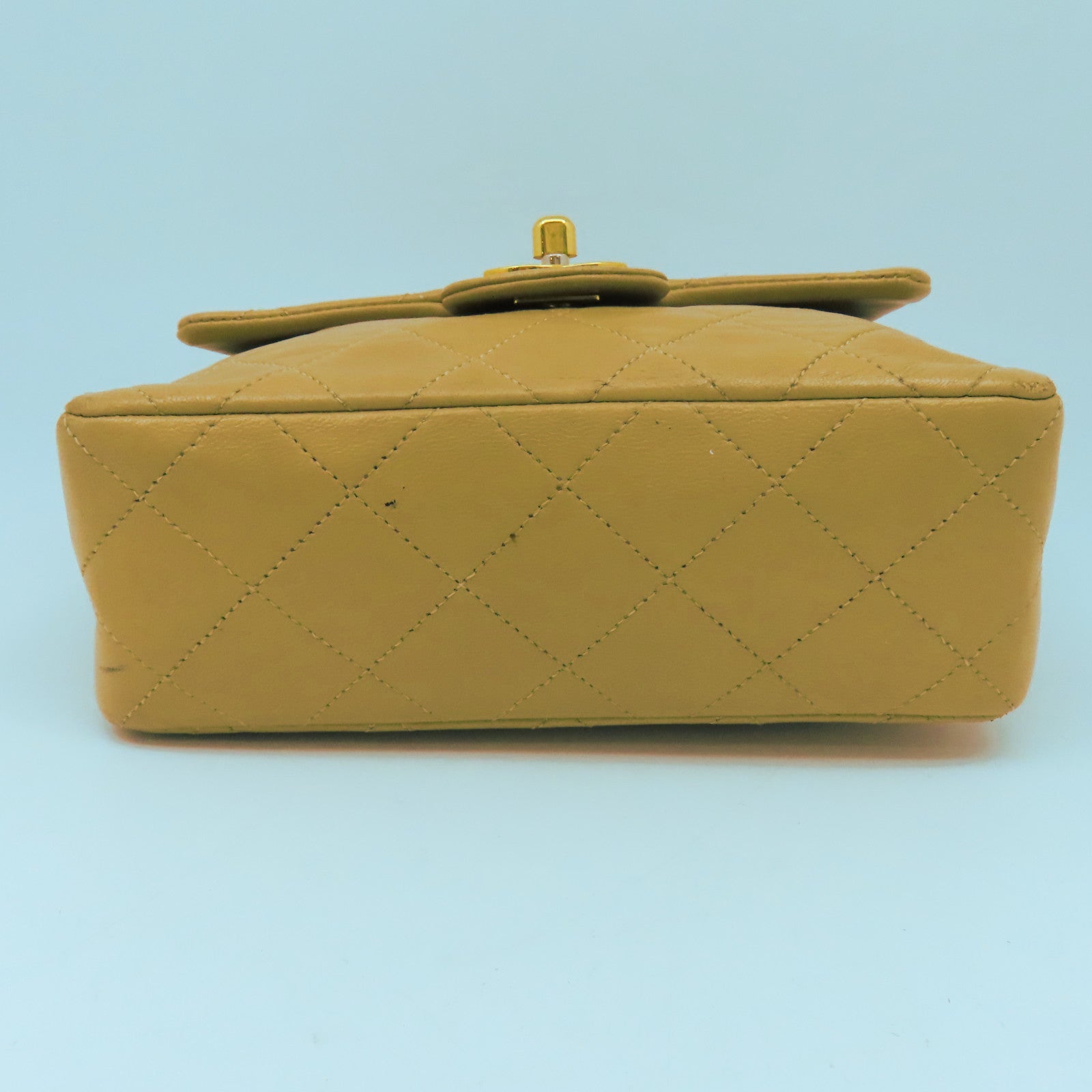CHANEL 【激減優惠】菱格羊皮皮革Vintage Classic Flap 17cm金扣鏈帶肩背袋卡其色