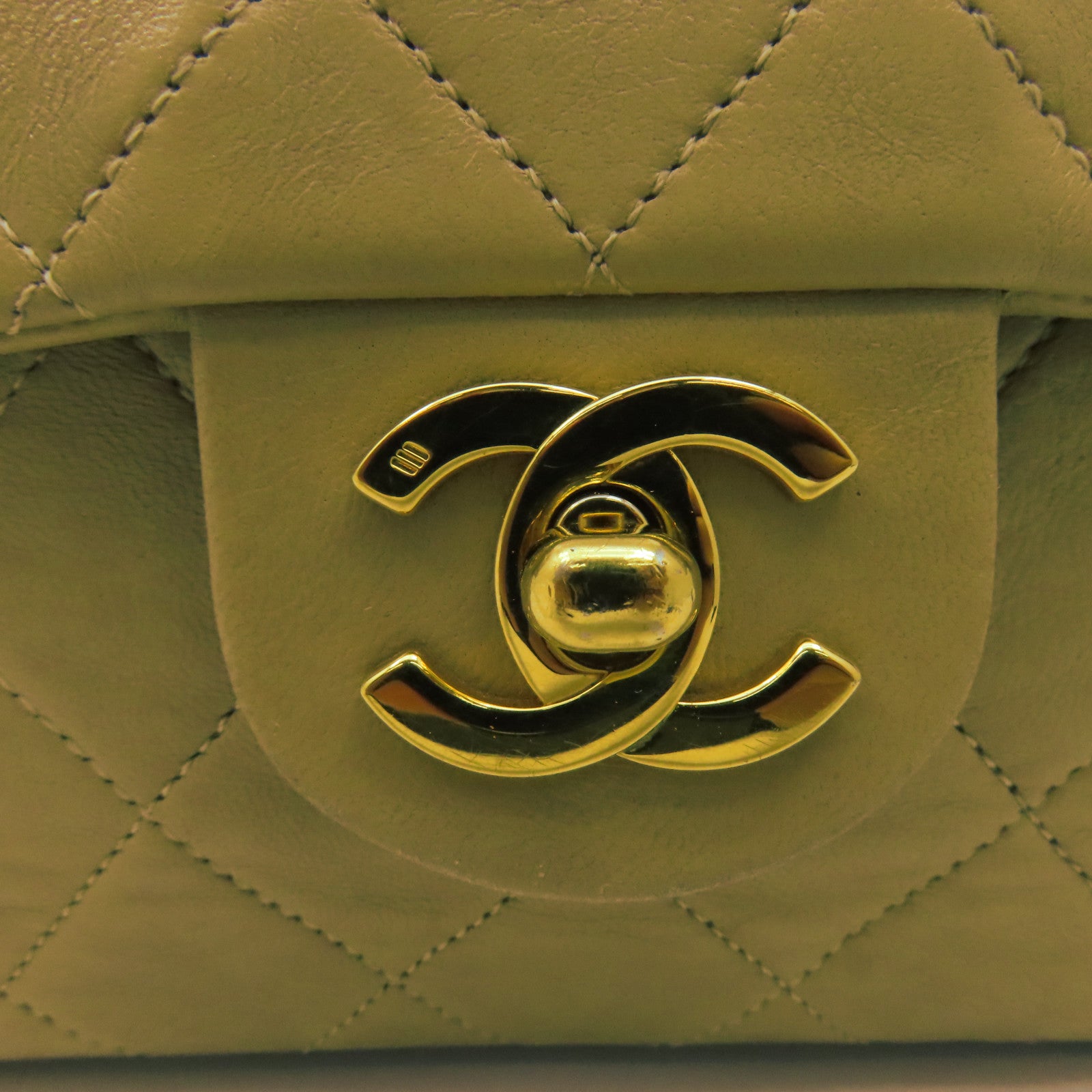 CHANEL 【激減優惠】菱格羊皮皮革Vintage Classic Flap 17cm金扣鏈帶肩背袋卡其色