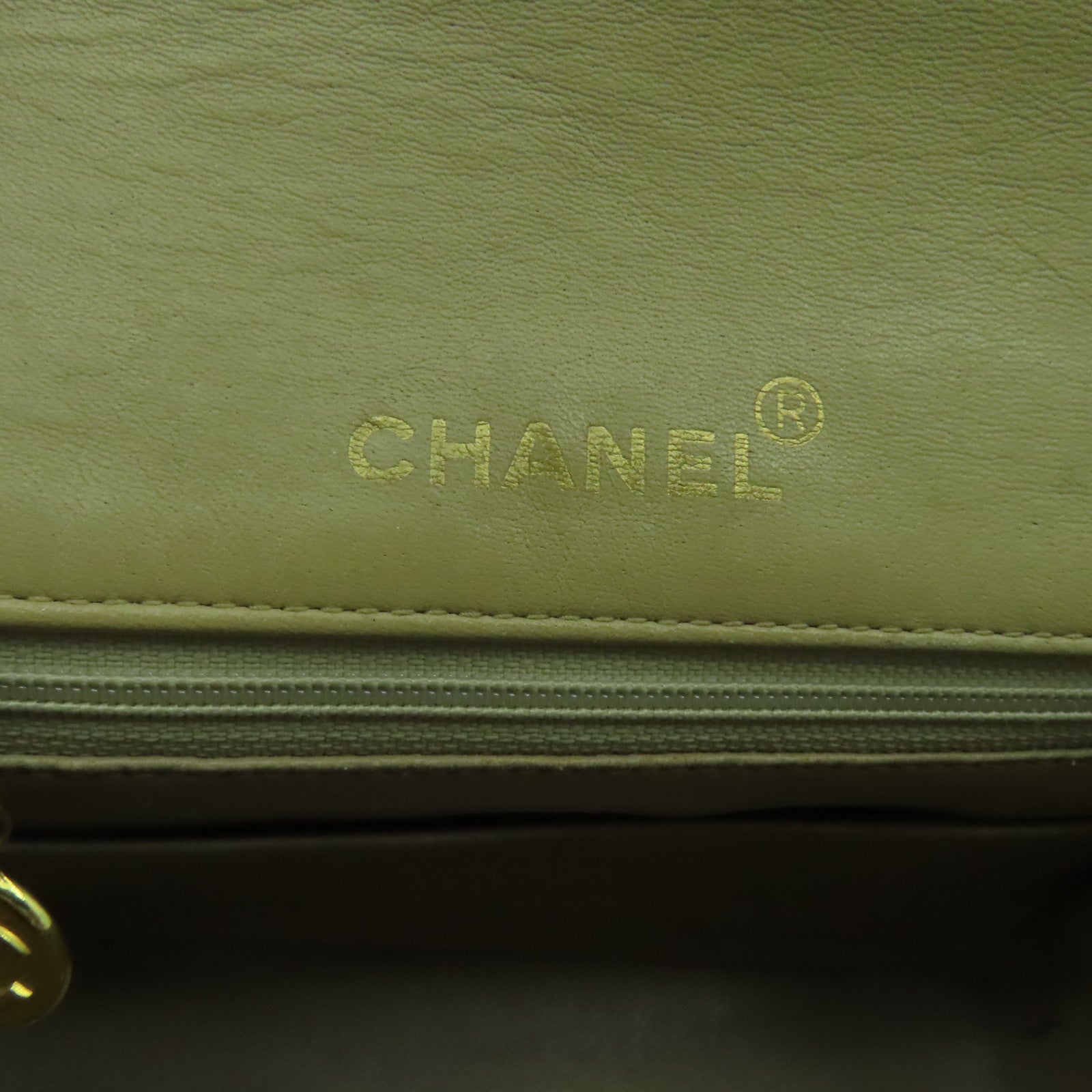 CHANEL 【激減優惠】菱格羊皮皮革Vintage Classic Flap 17cm金扣鏈帶肩背袋卡其色