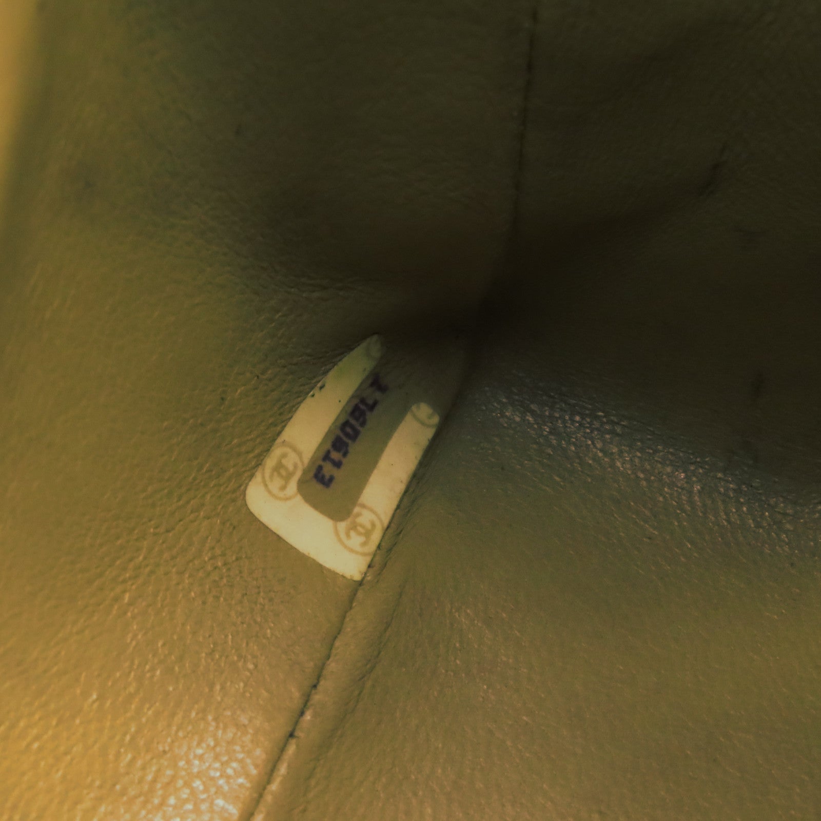 CHANEL 【激減優惠】菱格羊皮皮革Vintage Classic Flap 17cm金扣鏈帶肩背袋卡其色