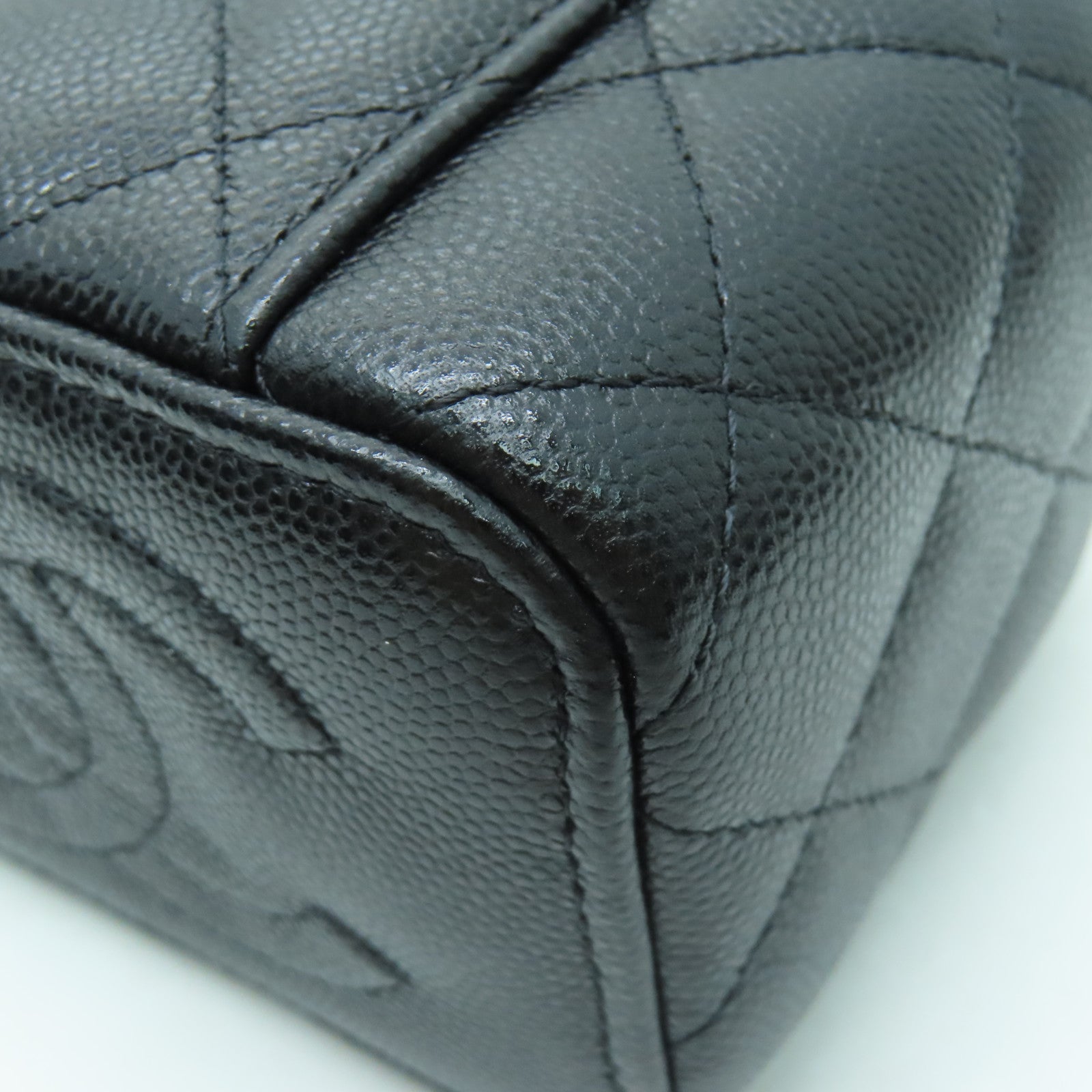 CHANEL 菱格Caviar皮革Small Vanity Case金扣链带肩背袋黑色