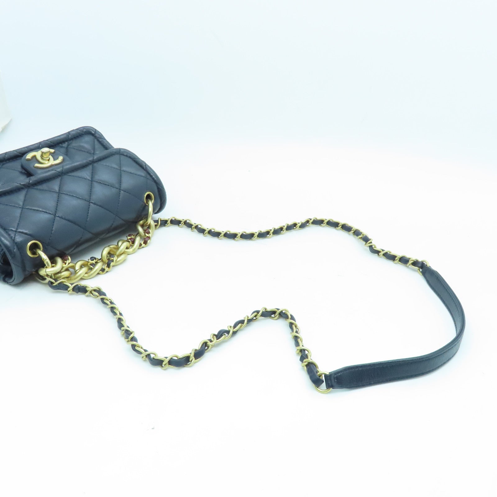 CHANEL rhombic sheepskin leather Chain Shoulder gold buckle shoulder bag dark blue