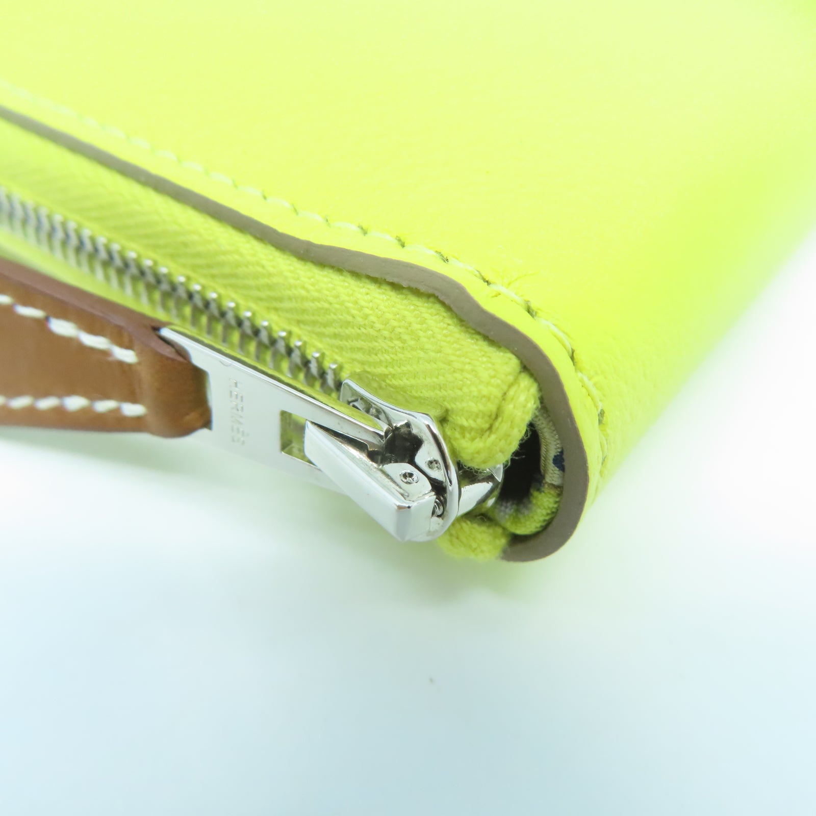 HERMES Chevre皮革Silk In Compact Wallet銀扣錢包黃色