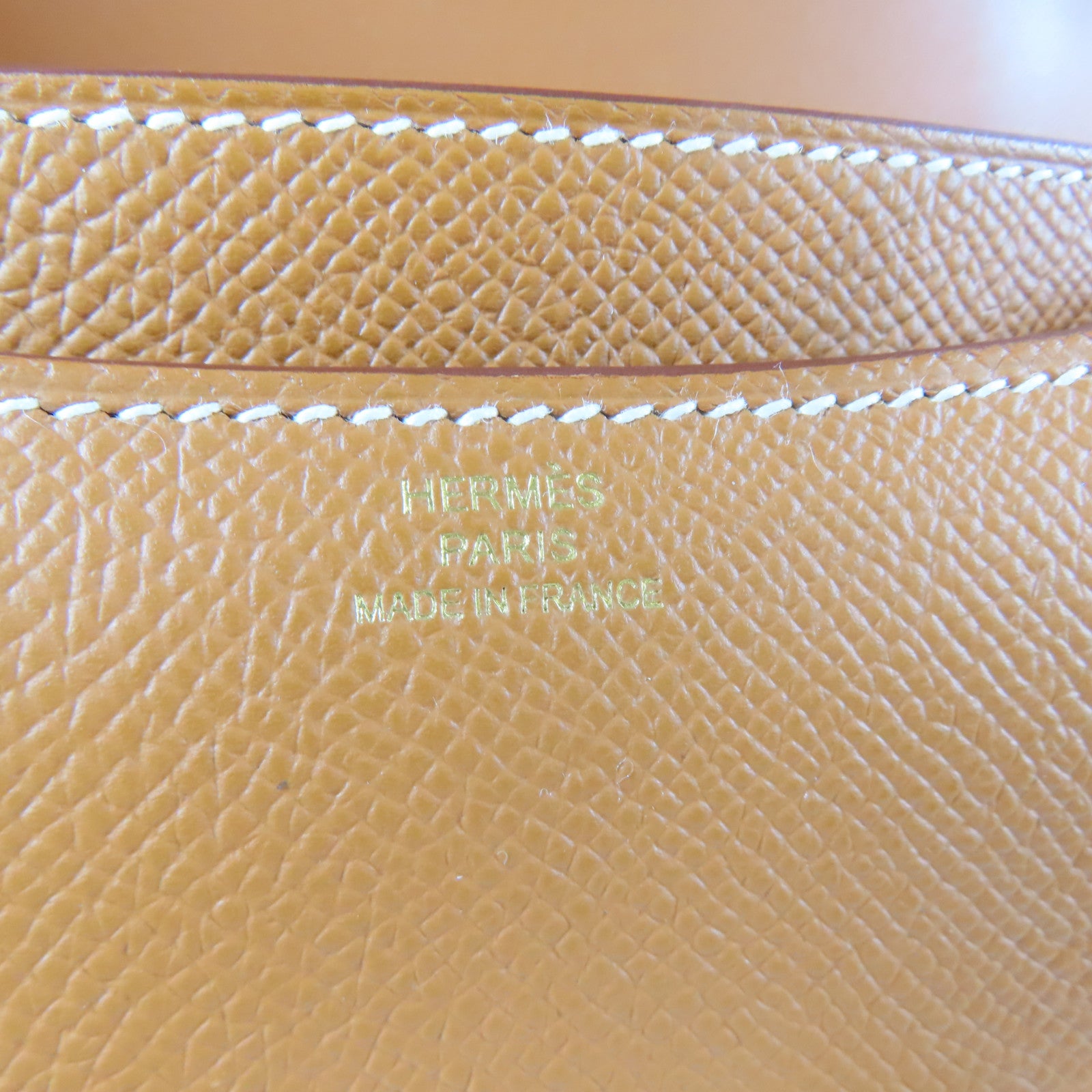 HERMES Veau Epsom皮革Constance Mini金扣肩背袋金色/經典駝色