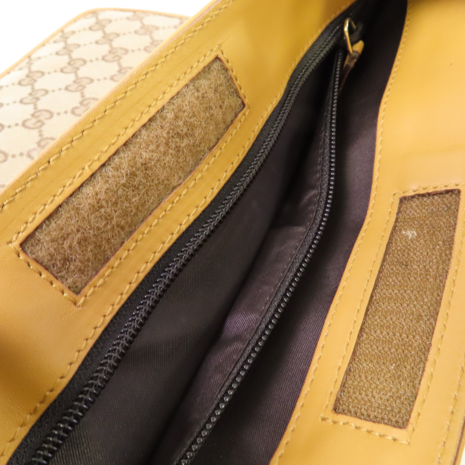 GUCCI GG帆布Shoulder Bag金扣肩背袋啡色