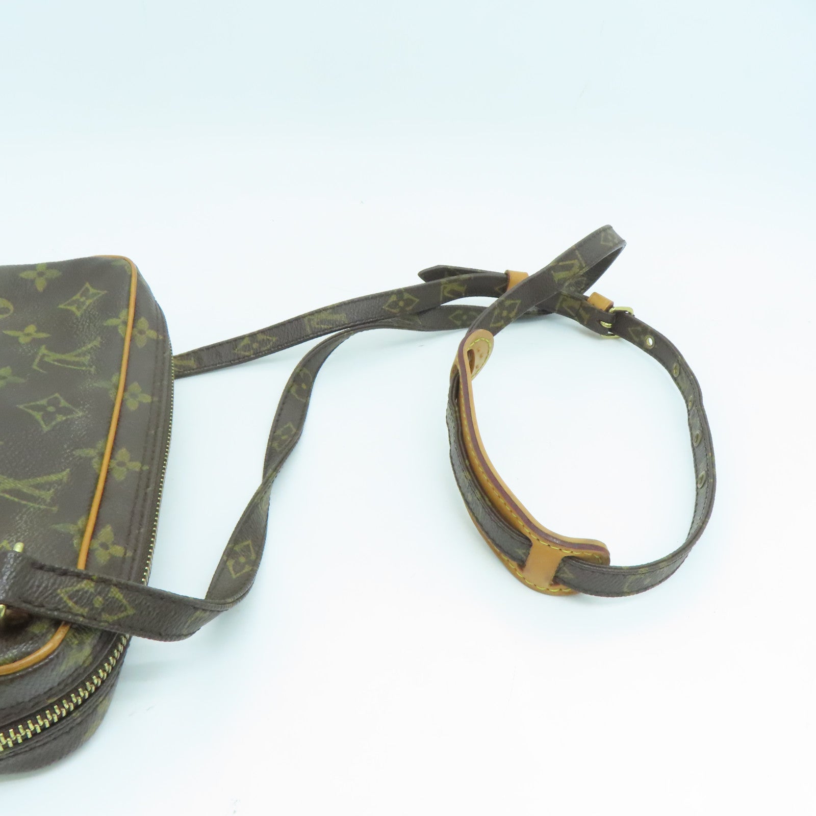 LOUIS VUITTON Monogram Pochette Marly Bandouliere Shoulder Bag金扣肩背袋啡色