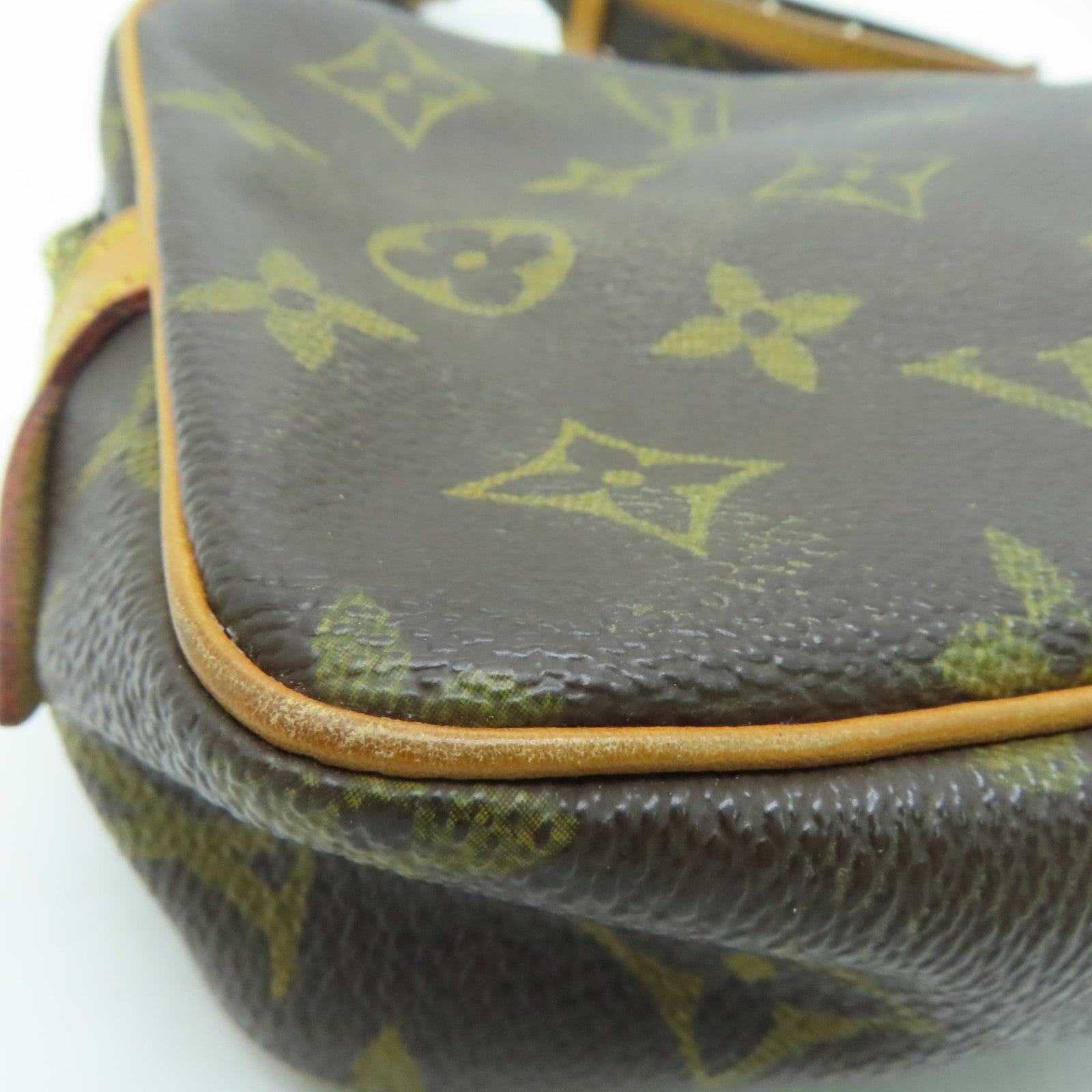 LOUIS VUITTON Monogram Pochette Marly Bandouliere Shoulder Bag金扣肩背袋啡色