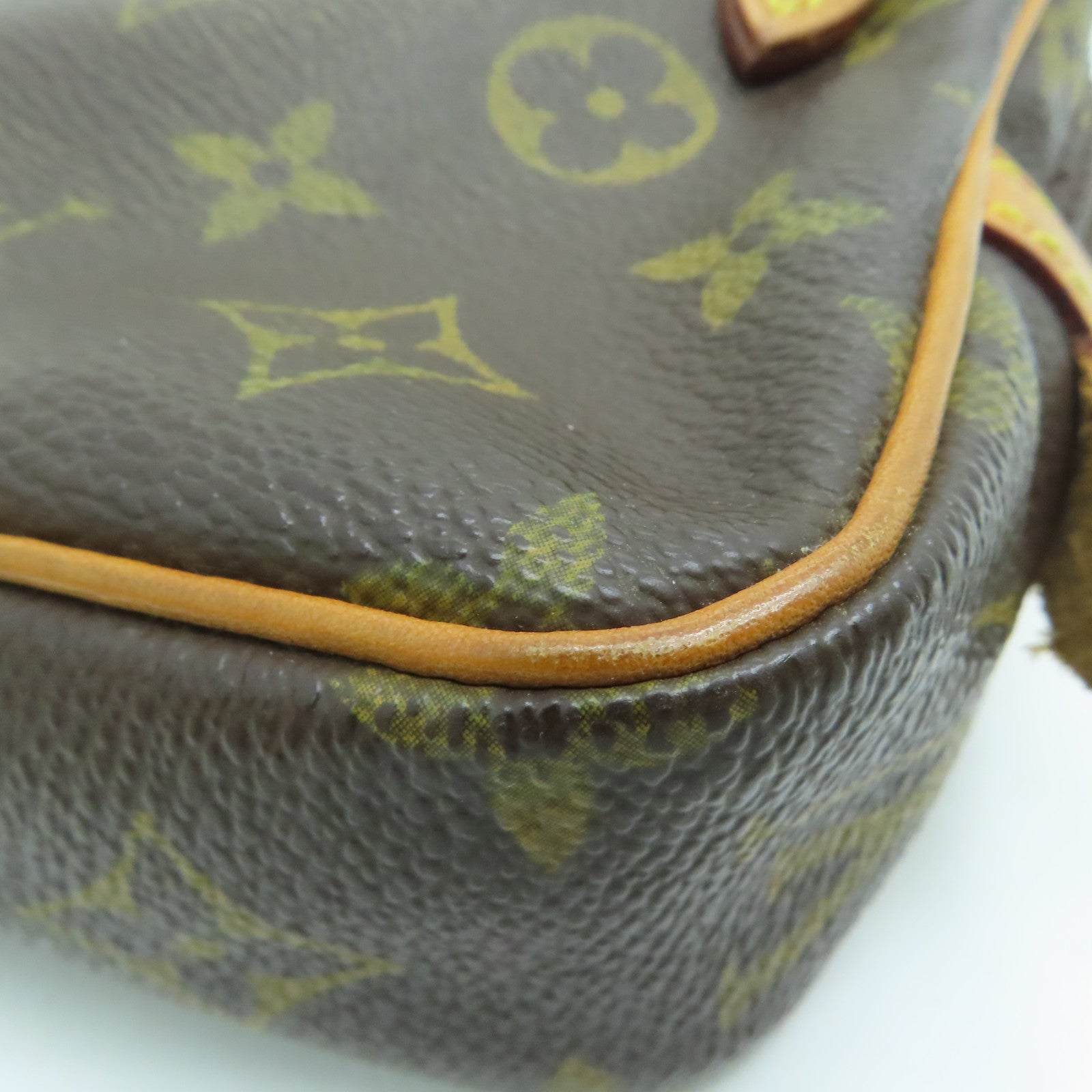 LOUIS VUITTON Monogram Pochette Marly Bandouliere Shoulder Bag金扣肩背袋啡色