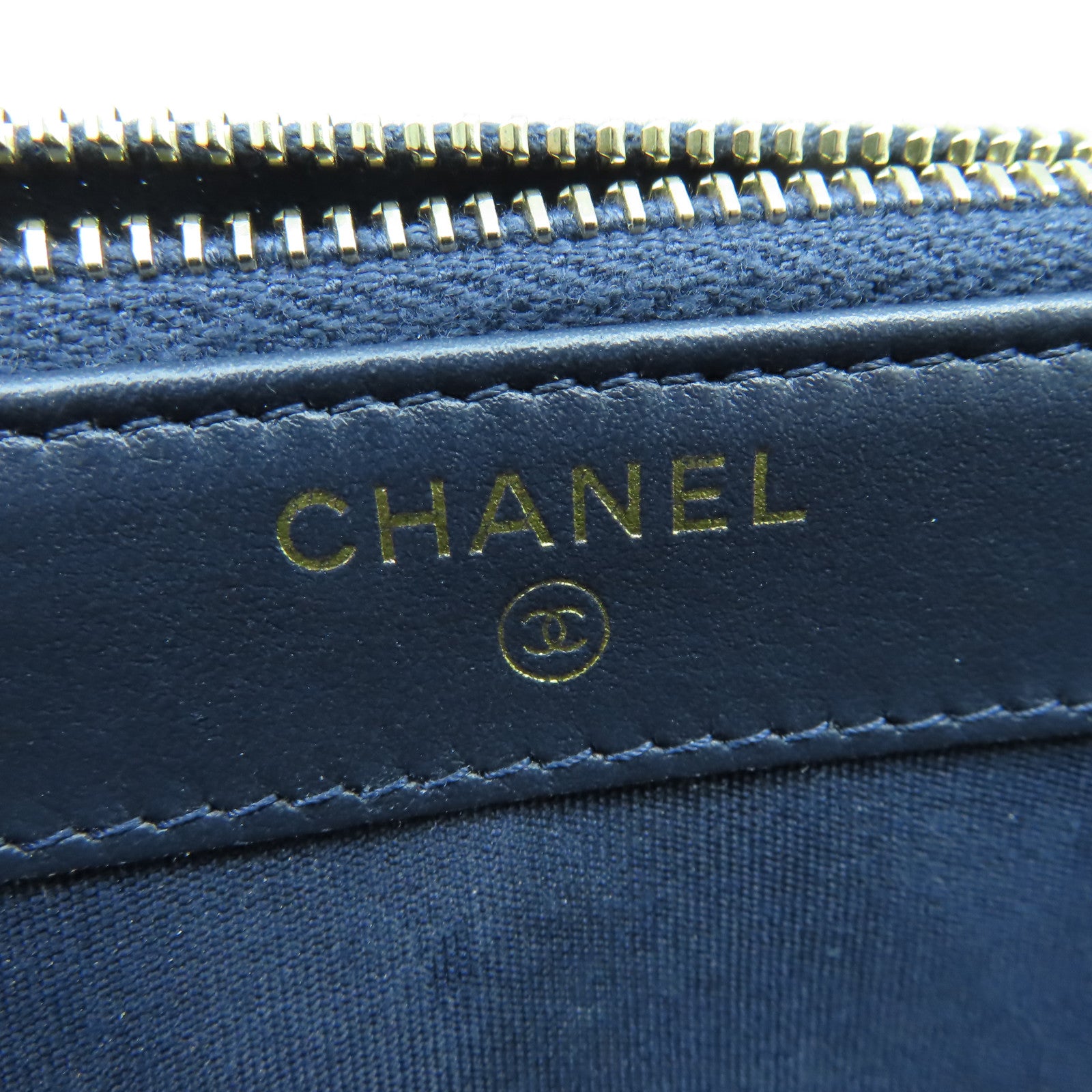 CHANEL 菱格Caviar皮革Boy Chain Shoulder金扣鏈帶肩背袋深藍色