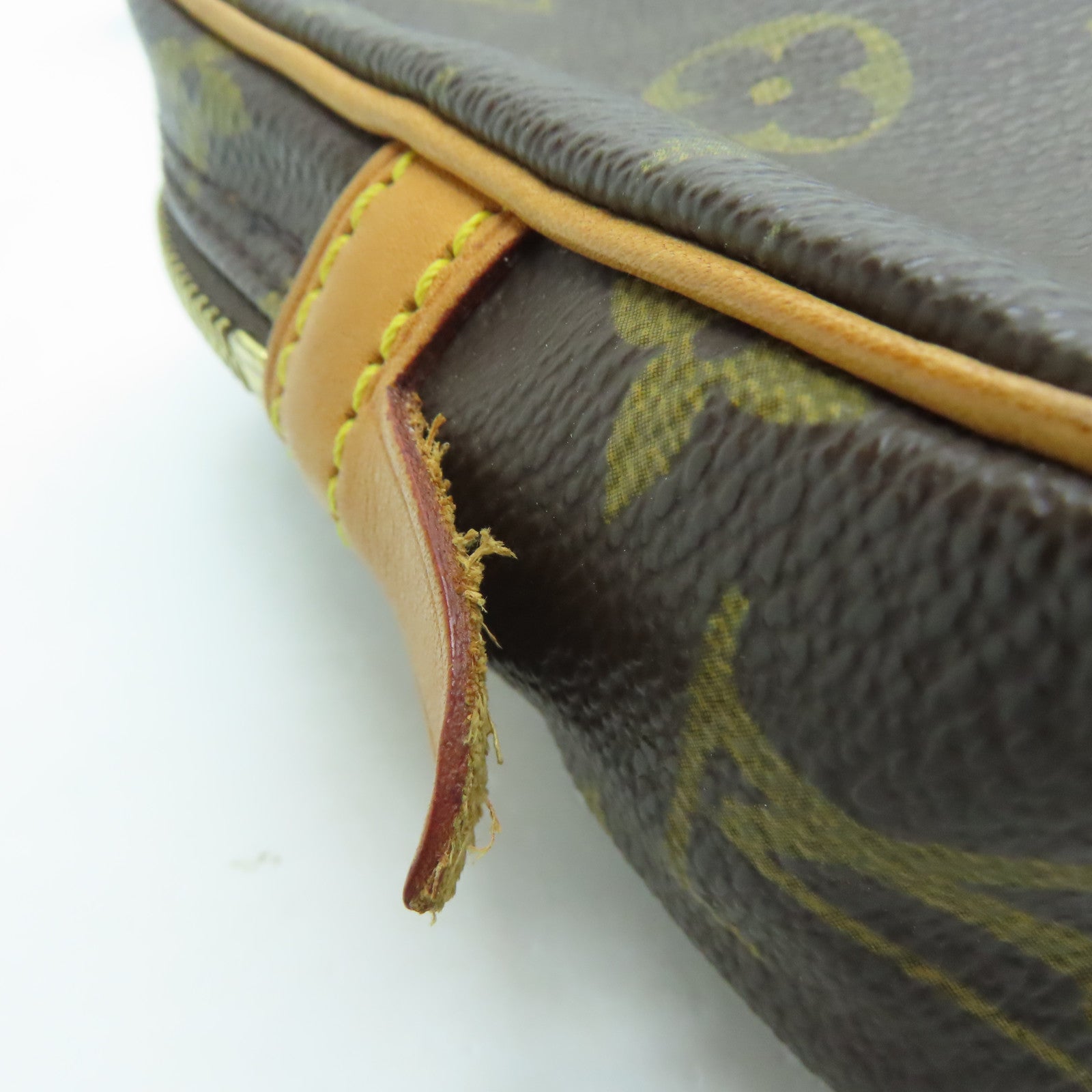 LOUIS VUITTON Monogram Pochette Marly Bandouliere Shoulder Bag金扣肩背袋啡色