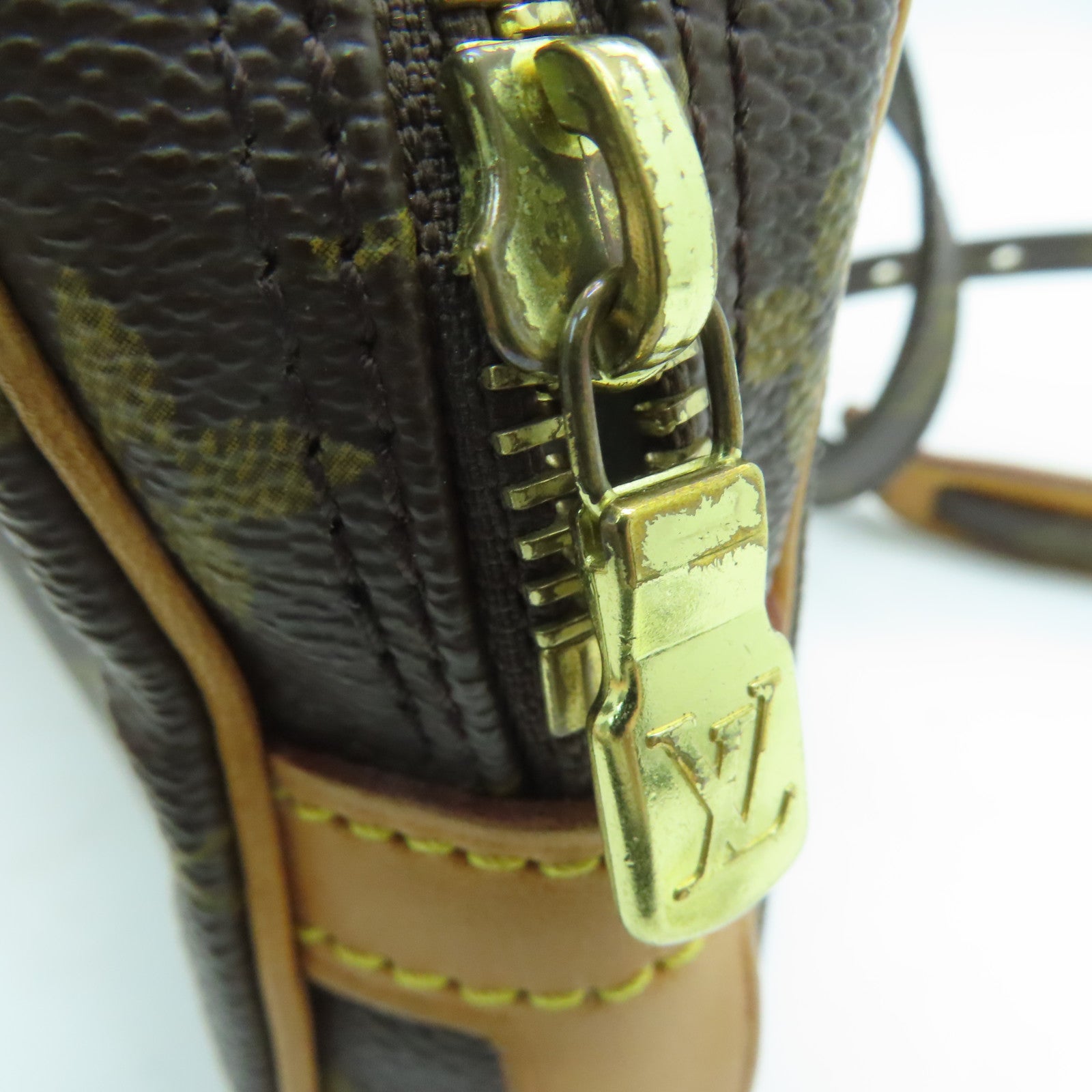 LOUIS VUITTON Monogram Pochette Marly Bandouliere Shoulder Bag金扣肩背袋啡色