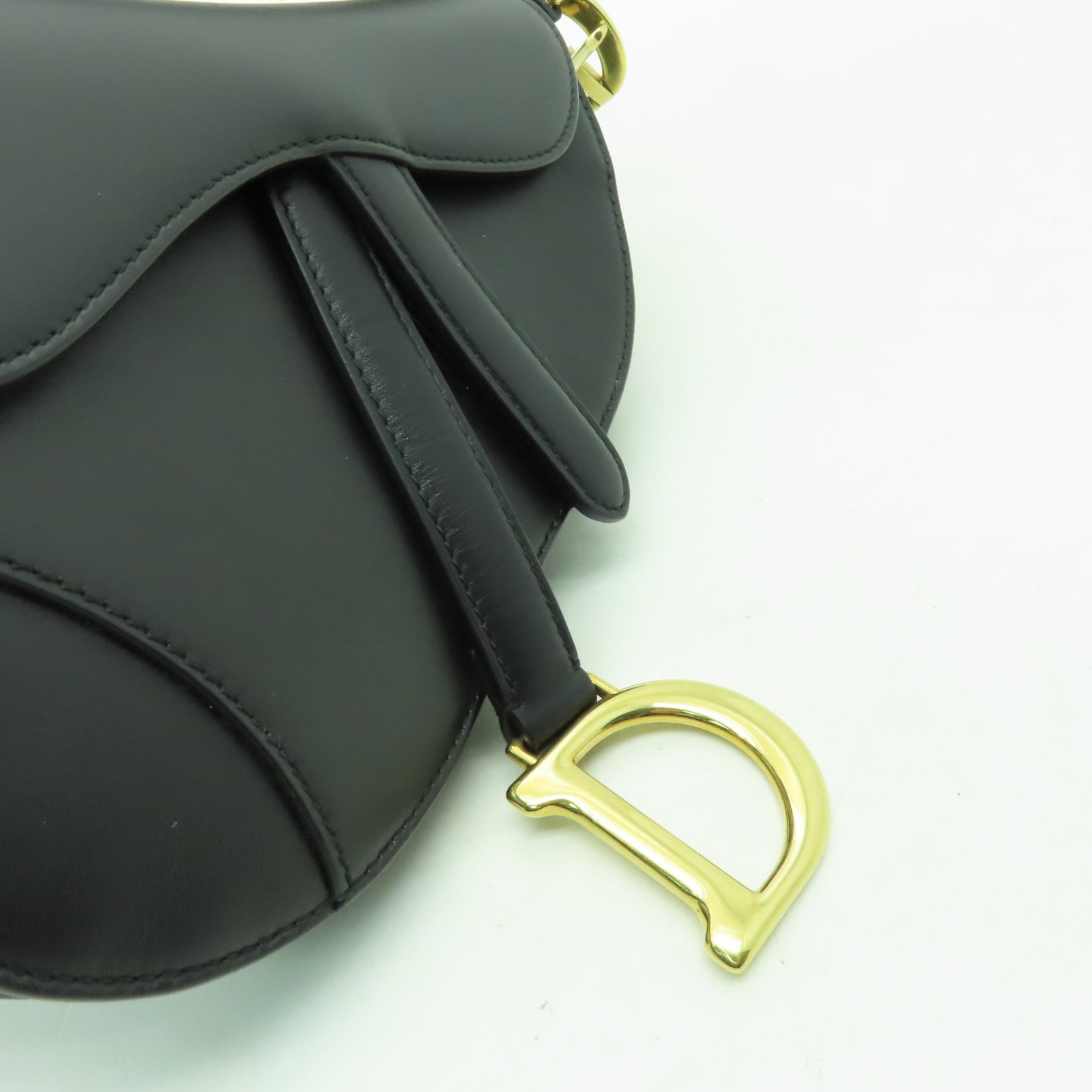 Dior 牛皮皮革Mini Saddle金扣手挽袋黒色