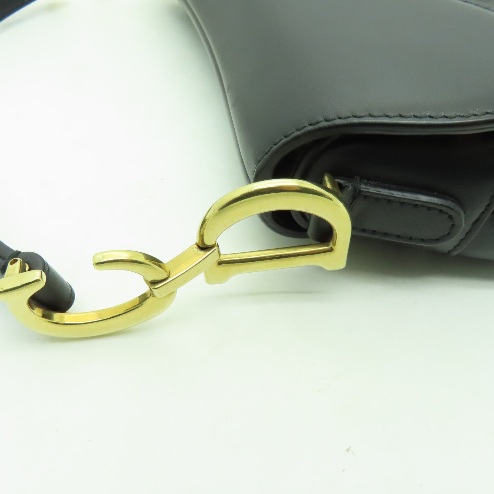 Dior 牛皮皮革Mini Saddle金扣手挽袋黒色