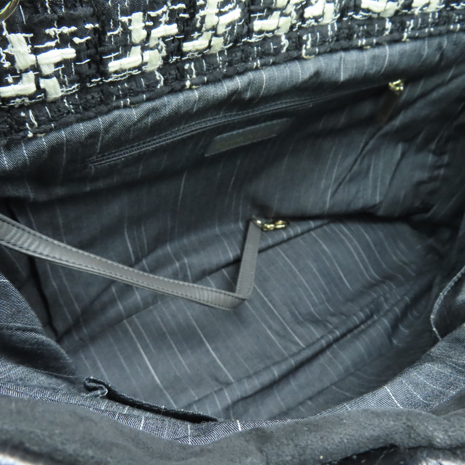 CHANEL 菱格牛皮皮革/斜紋軟呢Portobello Shoulder Bag金扣鏈帶肩背袋黑色